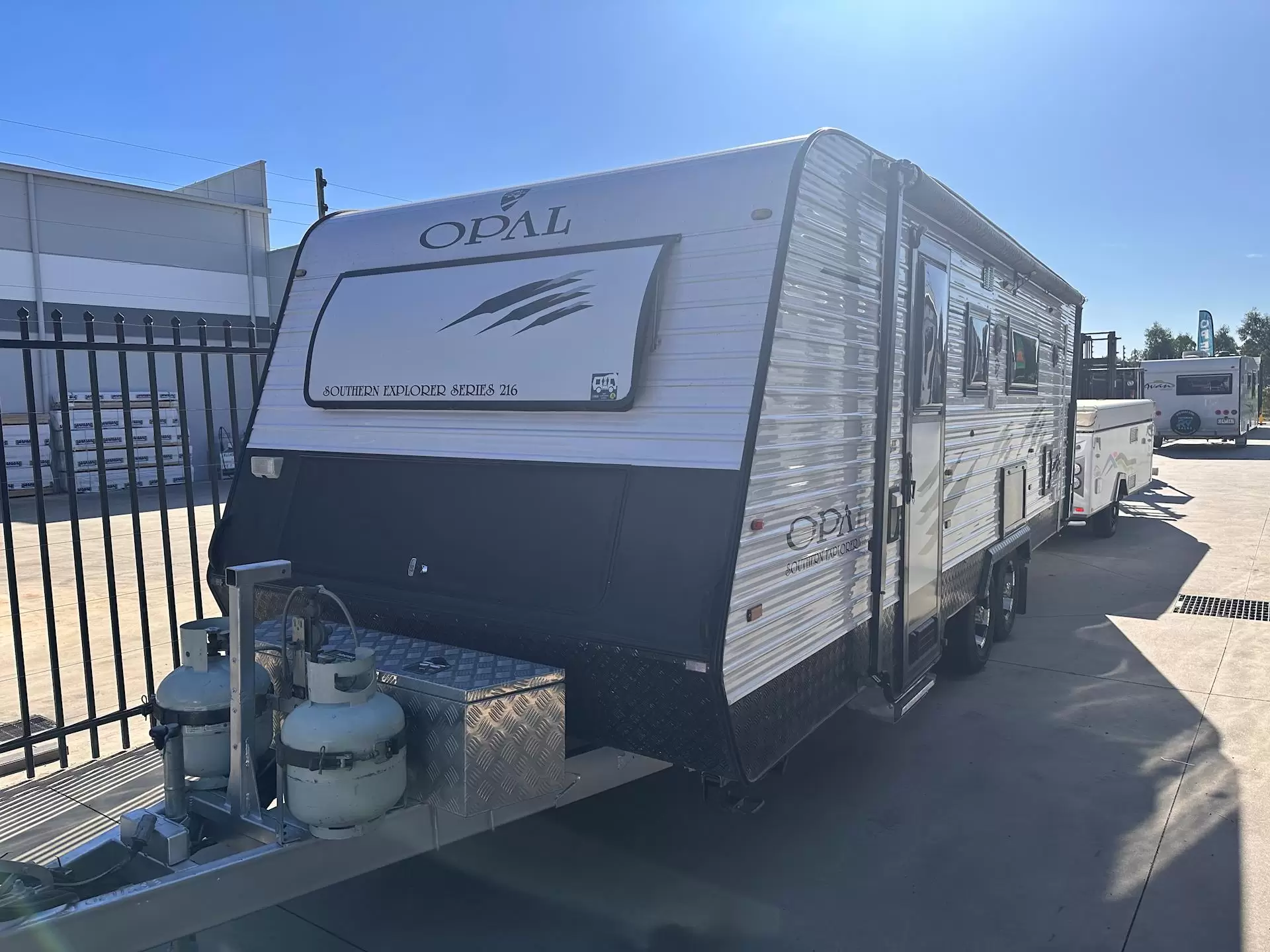 USED 2016 OPAL SOUTHERN EXPLORER