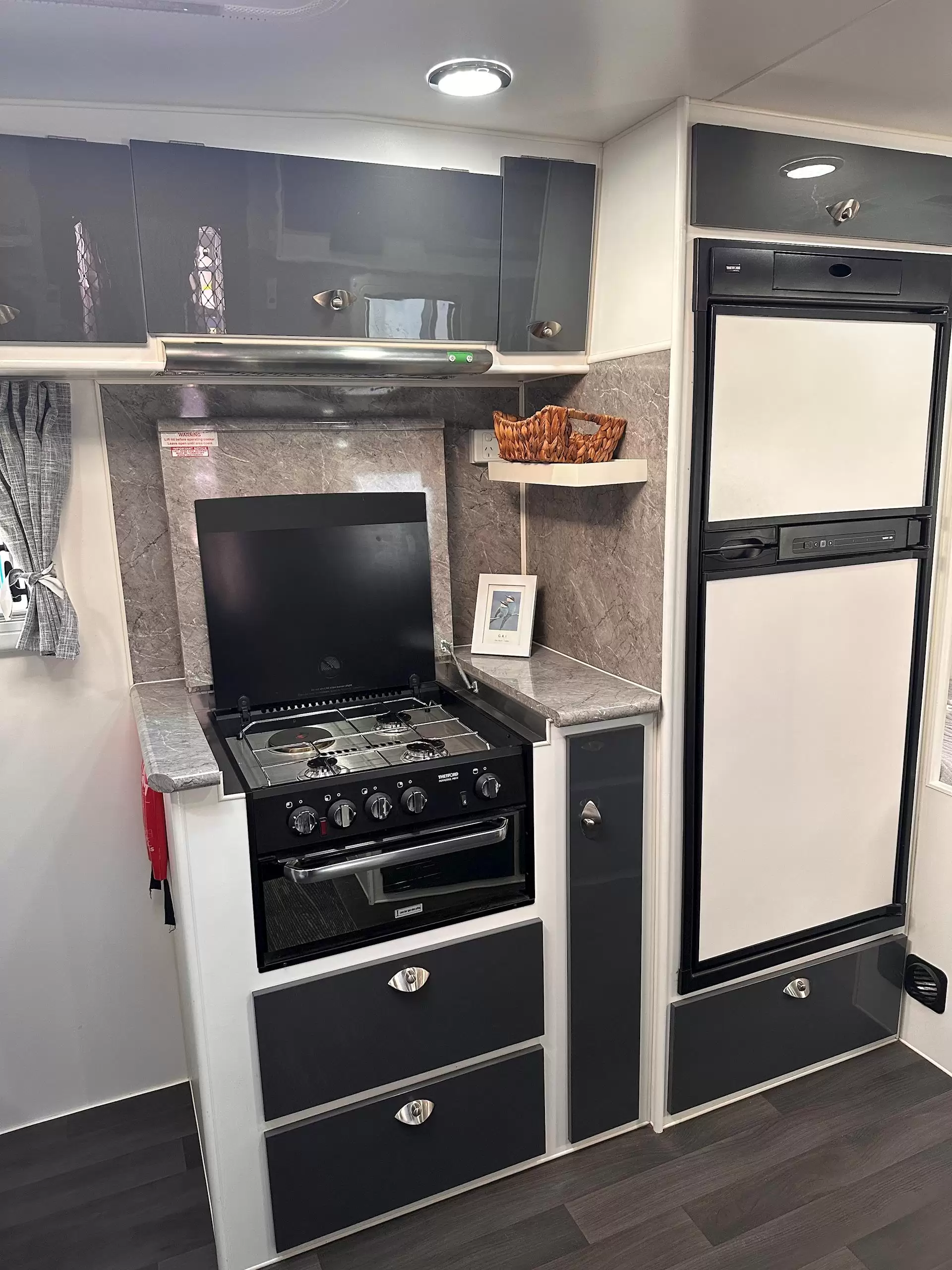 USED 2016 OPAL SOUTHERN EXPLORER