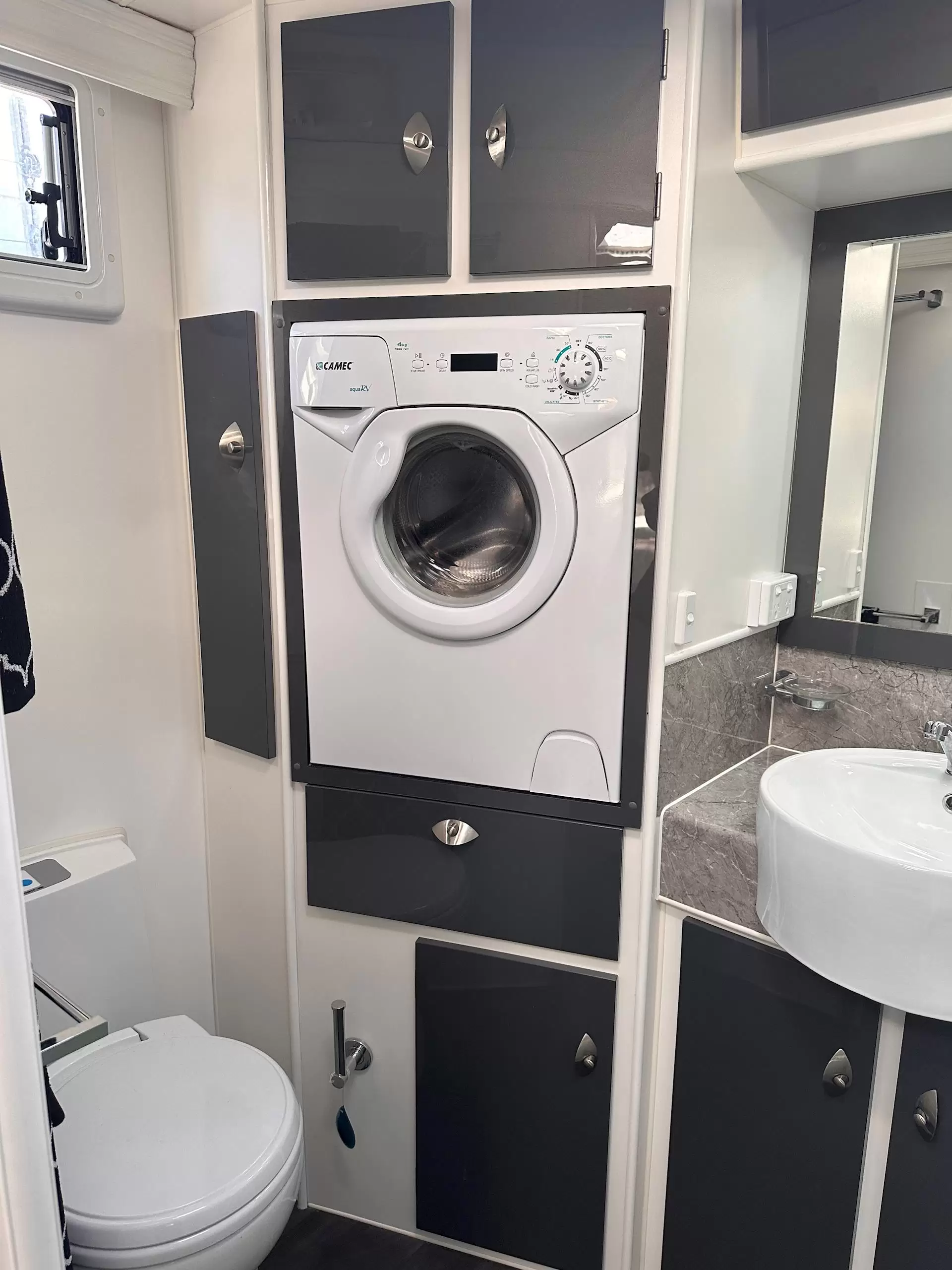 USED 2016 OPAL SOUTHERN EXPLORER