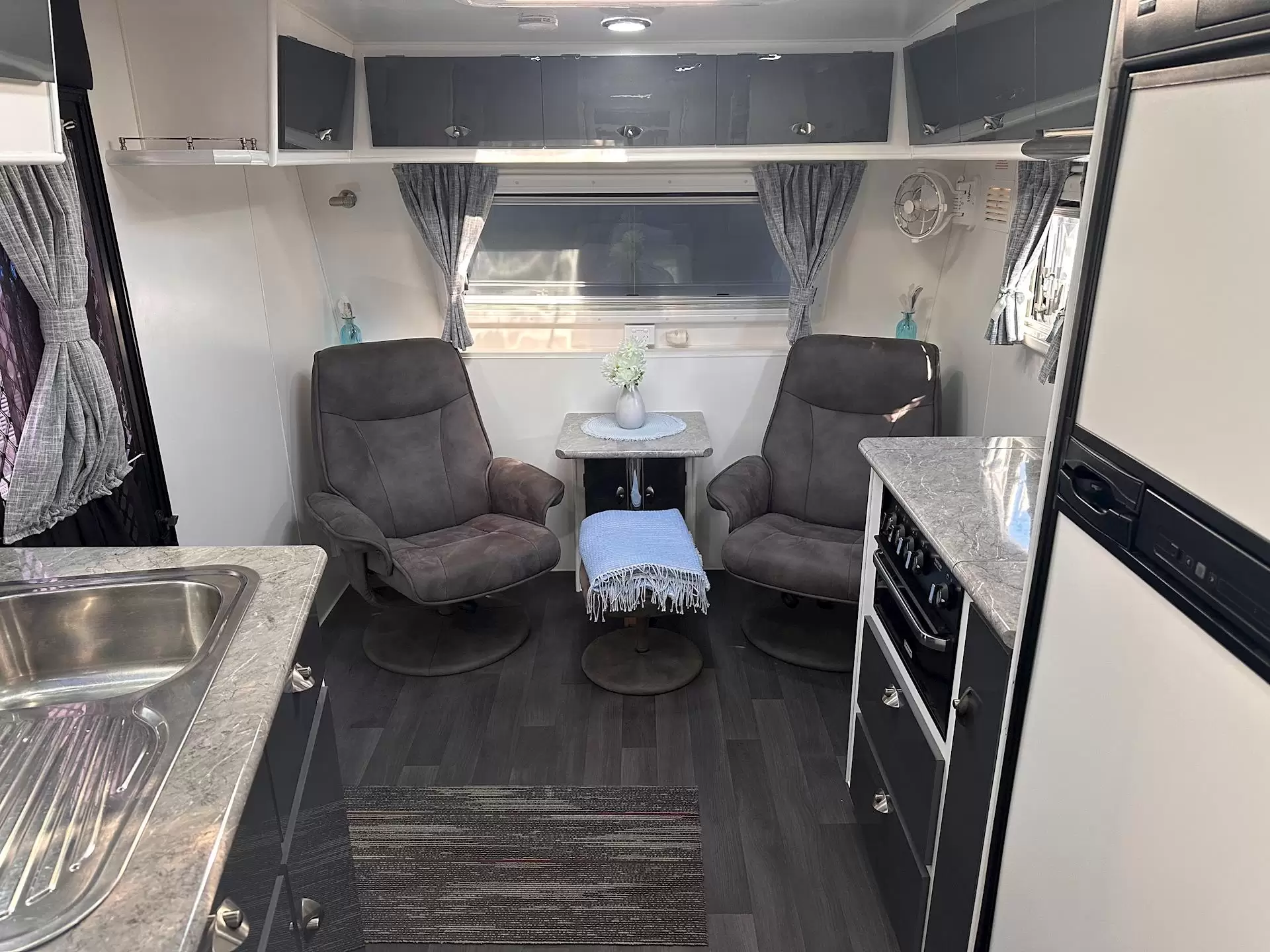 USED 2016 OPAL SOUTHERN EXPLORER