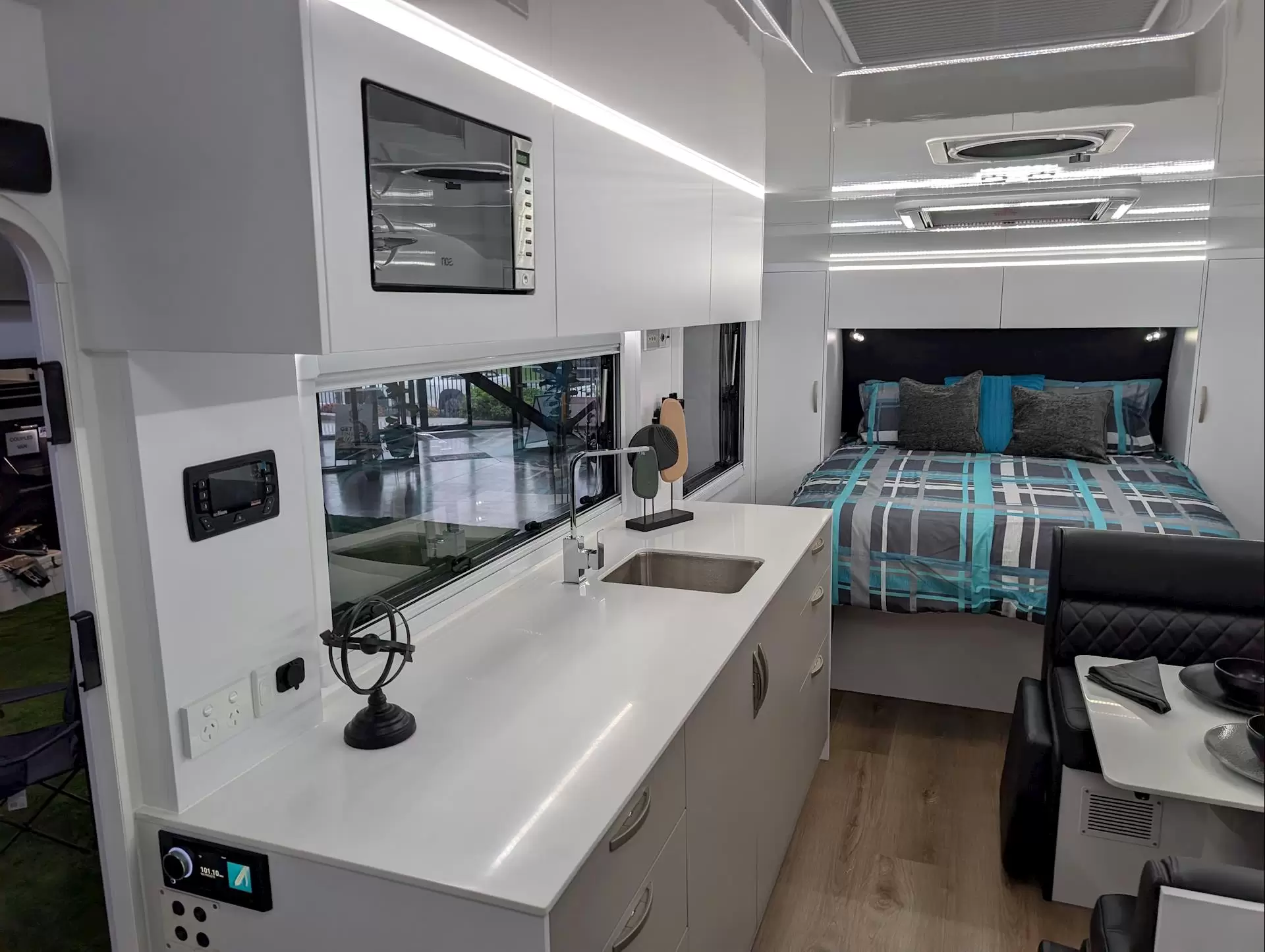 NEW  Zone RV SOJOURN