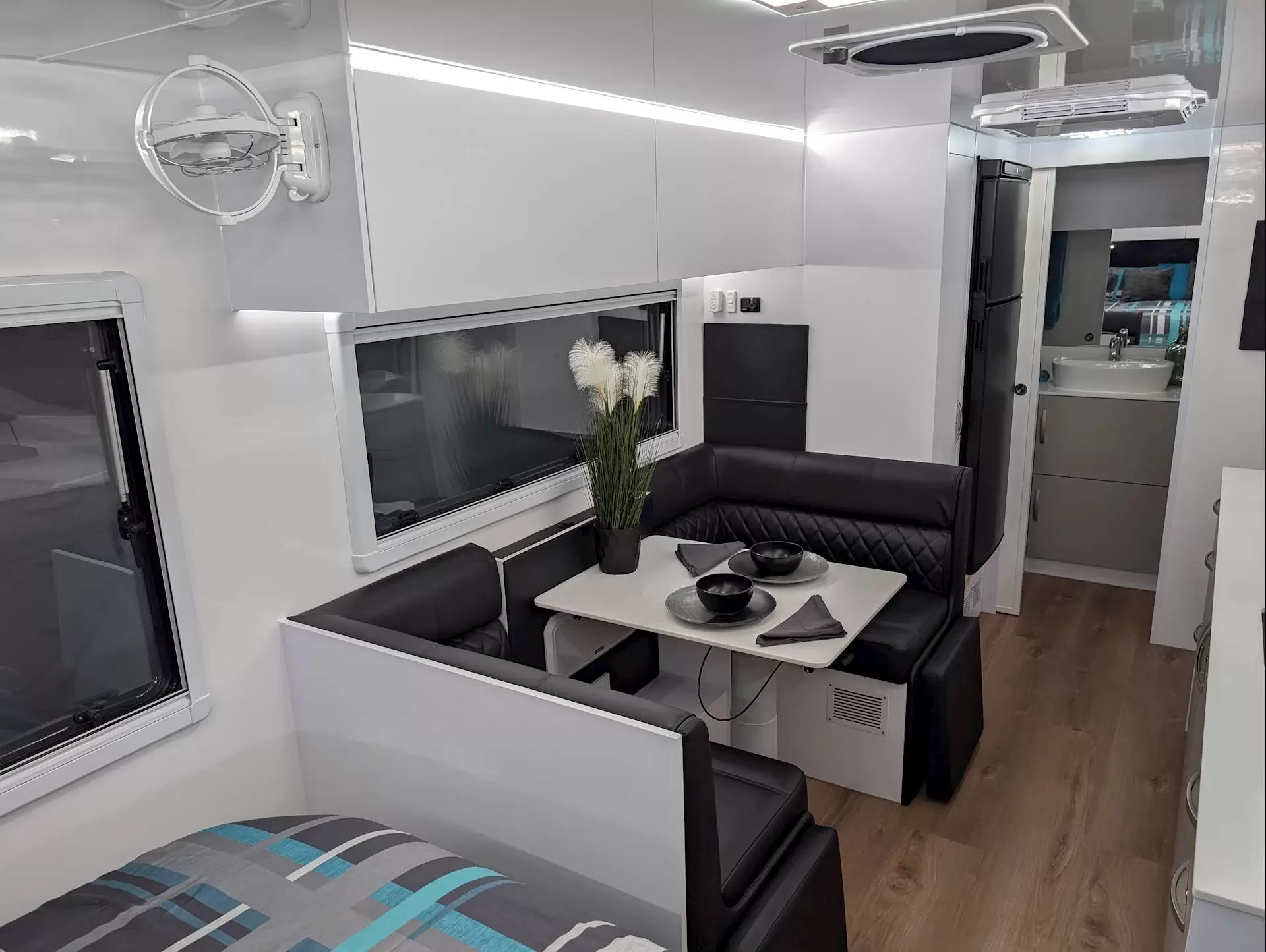 NEW  Zone RV SOJOURN