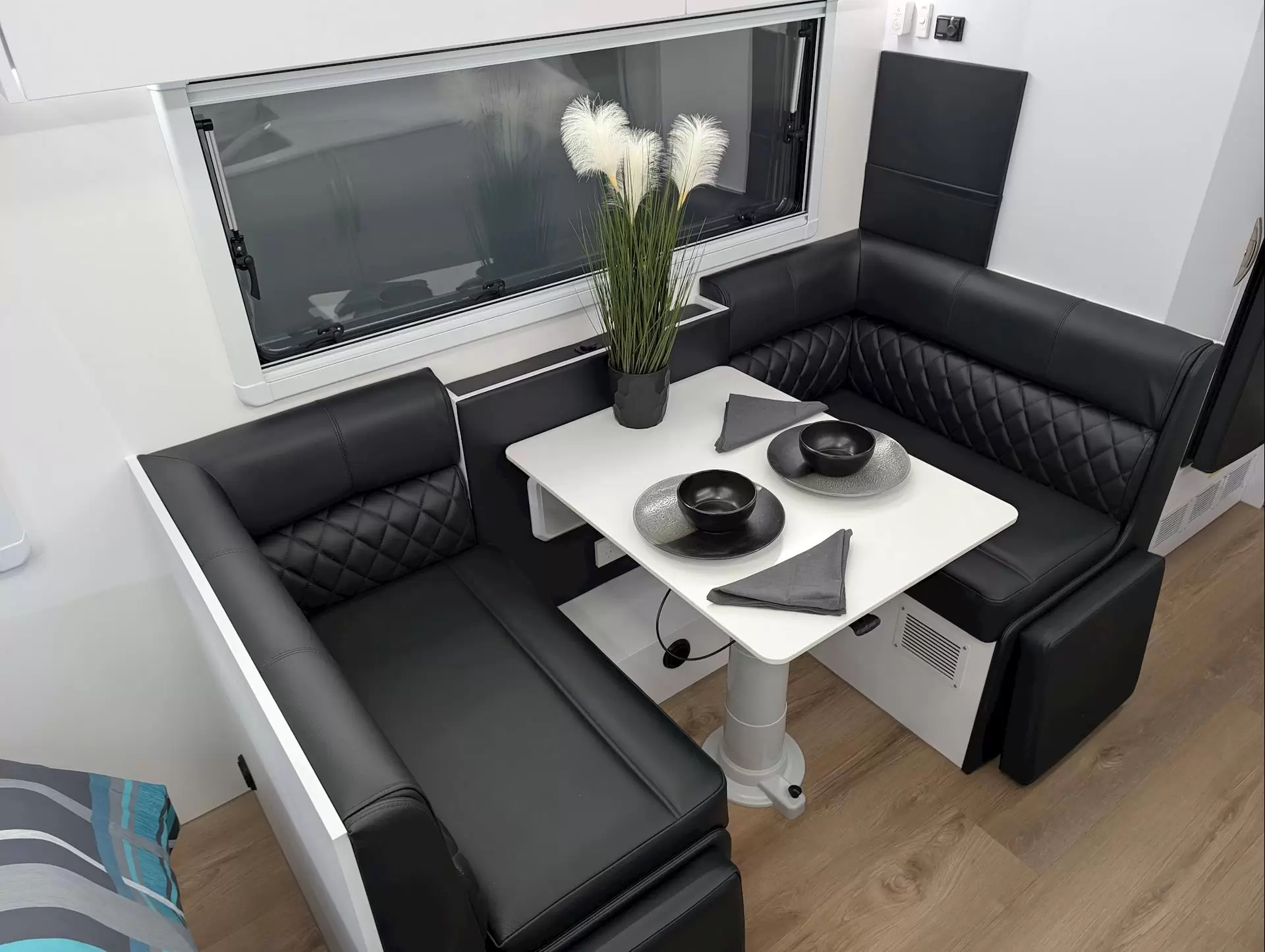NEW  Zone RV SOJOURN
