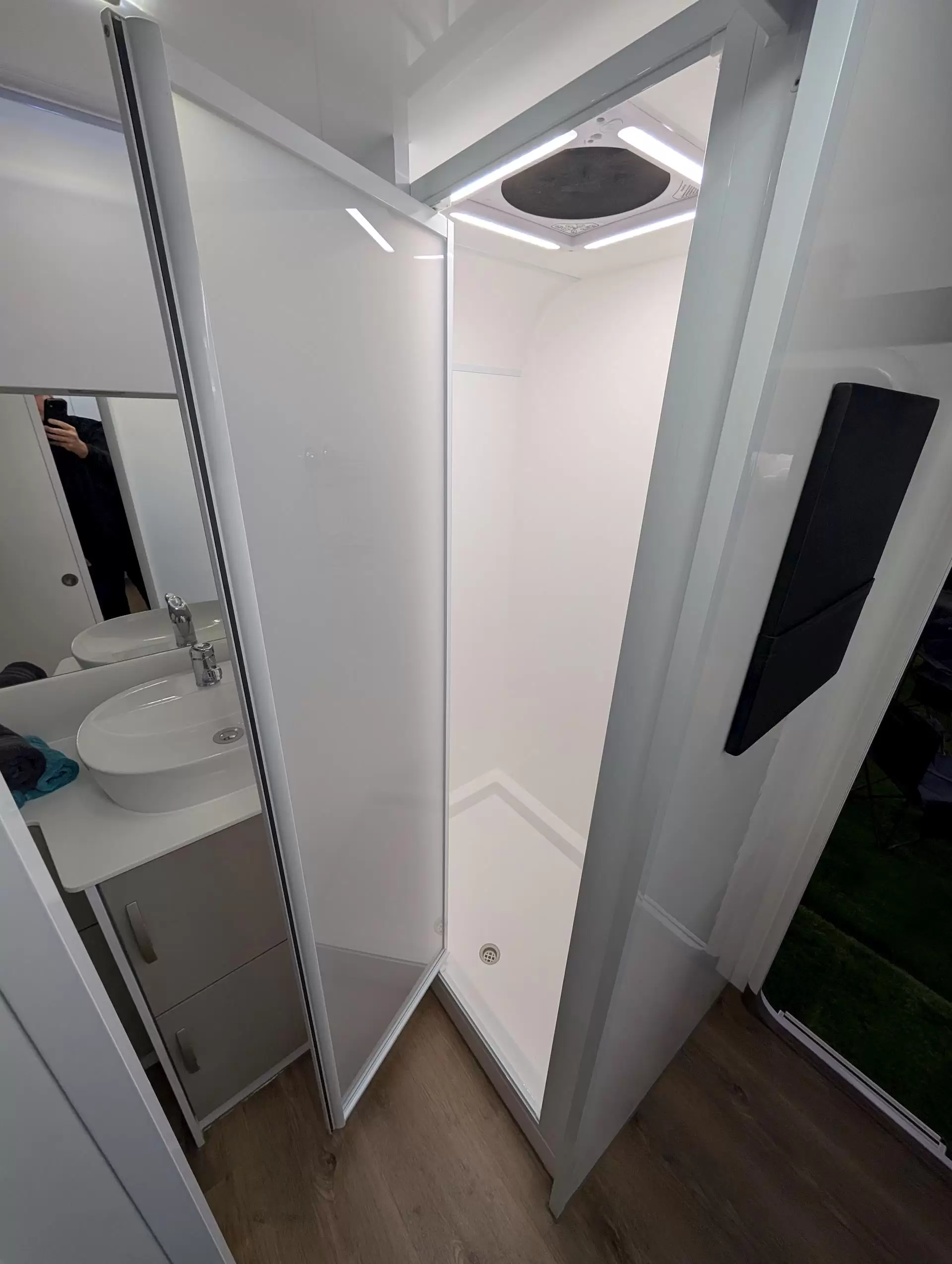 NEW  Zone RV SOJOURN