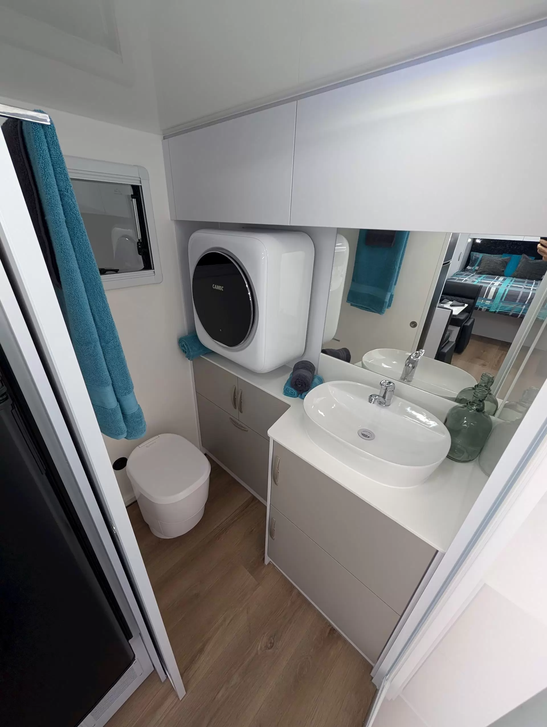NEW  Zone RV SOJOURN