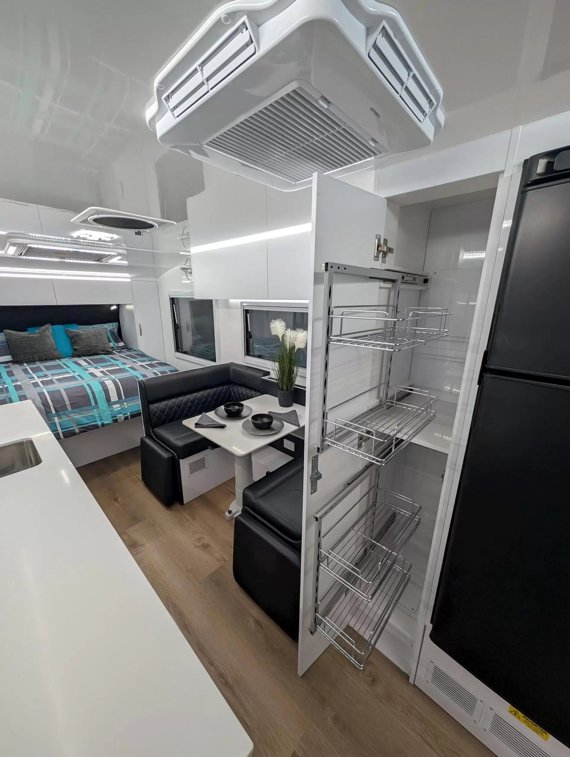 NEW  Zone RV SOJOURN