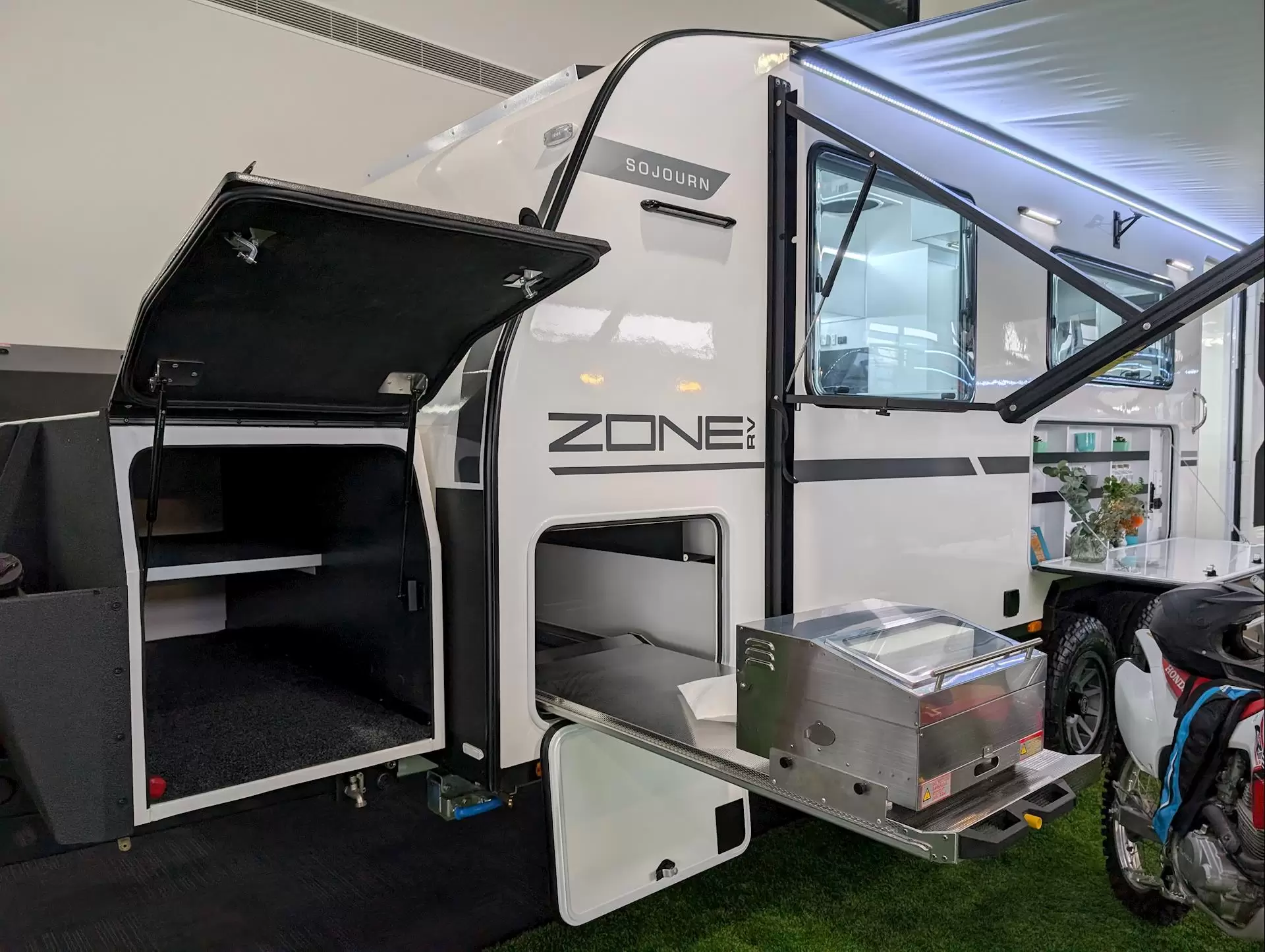 NEW  Zone RV SOJOURN