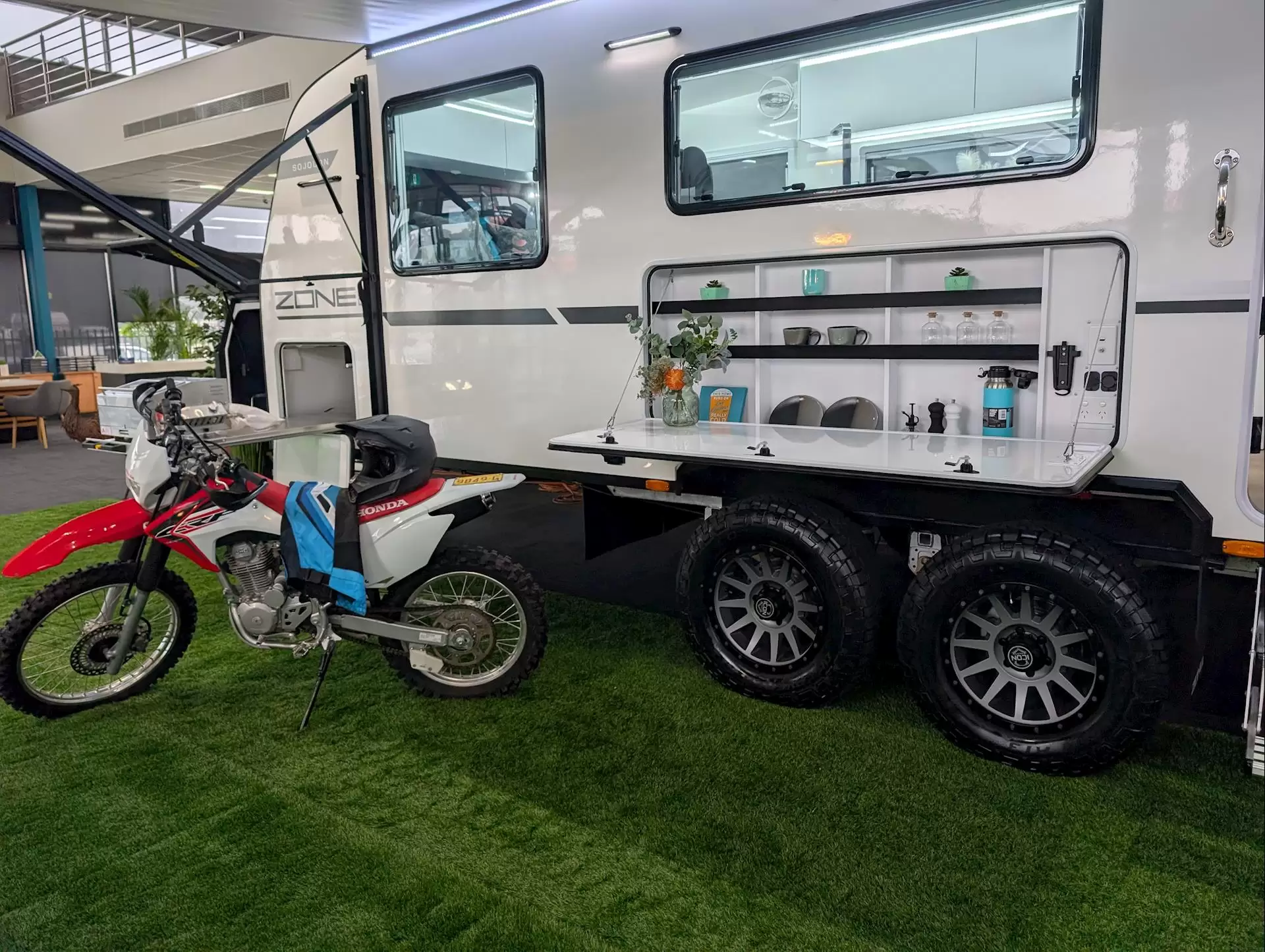NEW  Zone RV SOJOURN