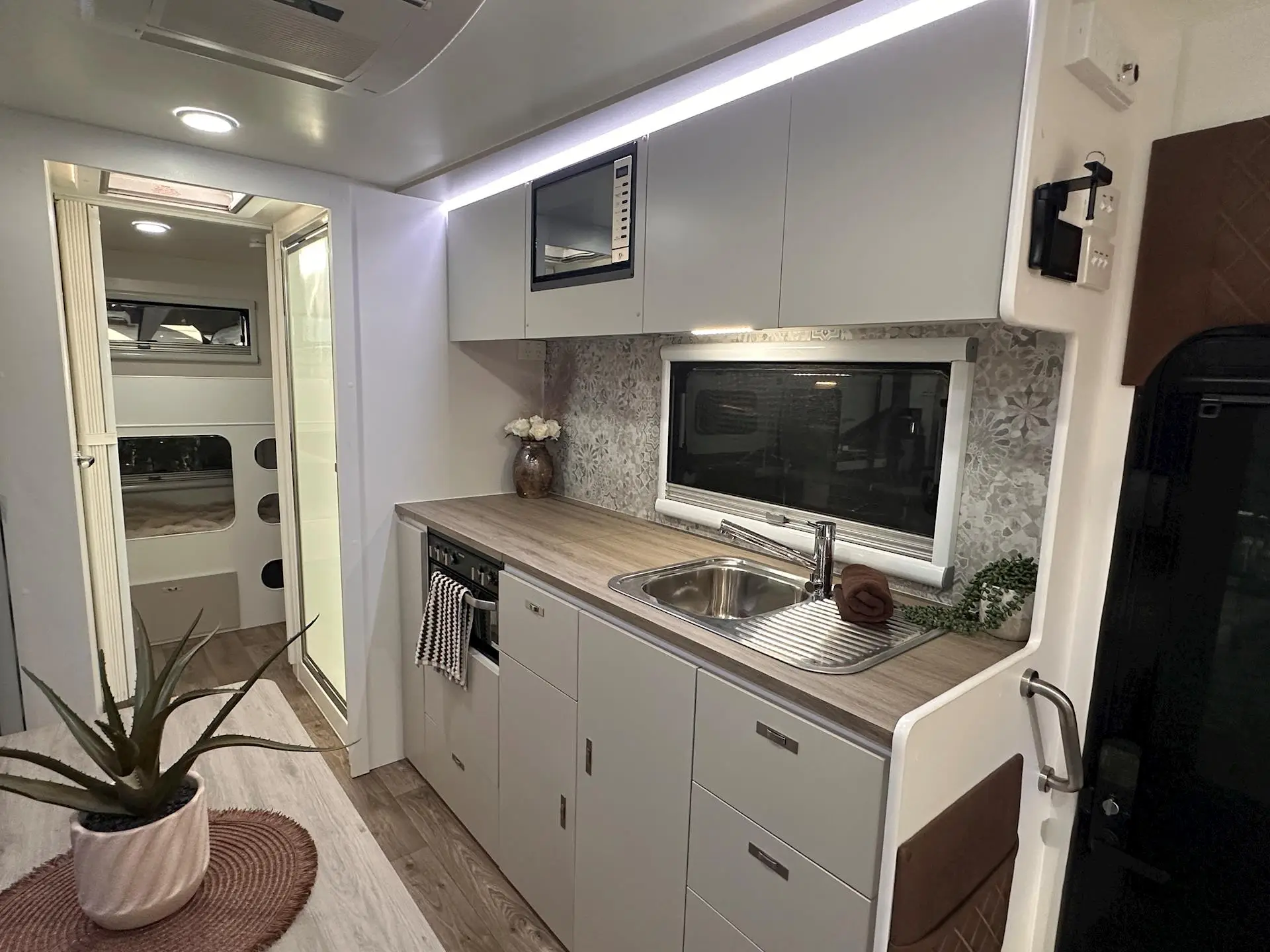 NEW 2026 DESIGN RV ODYSSEY F226M