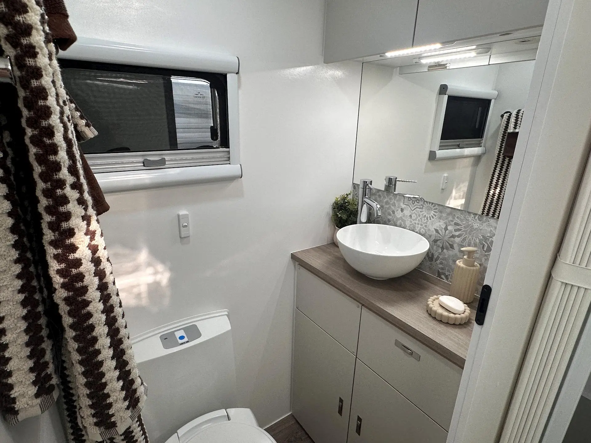 NEW 2026 DESIGN RV ODYSSEY F226M