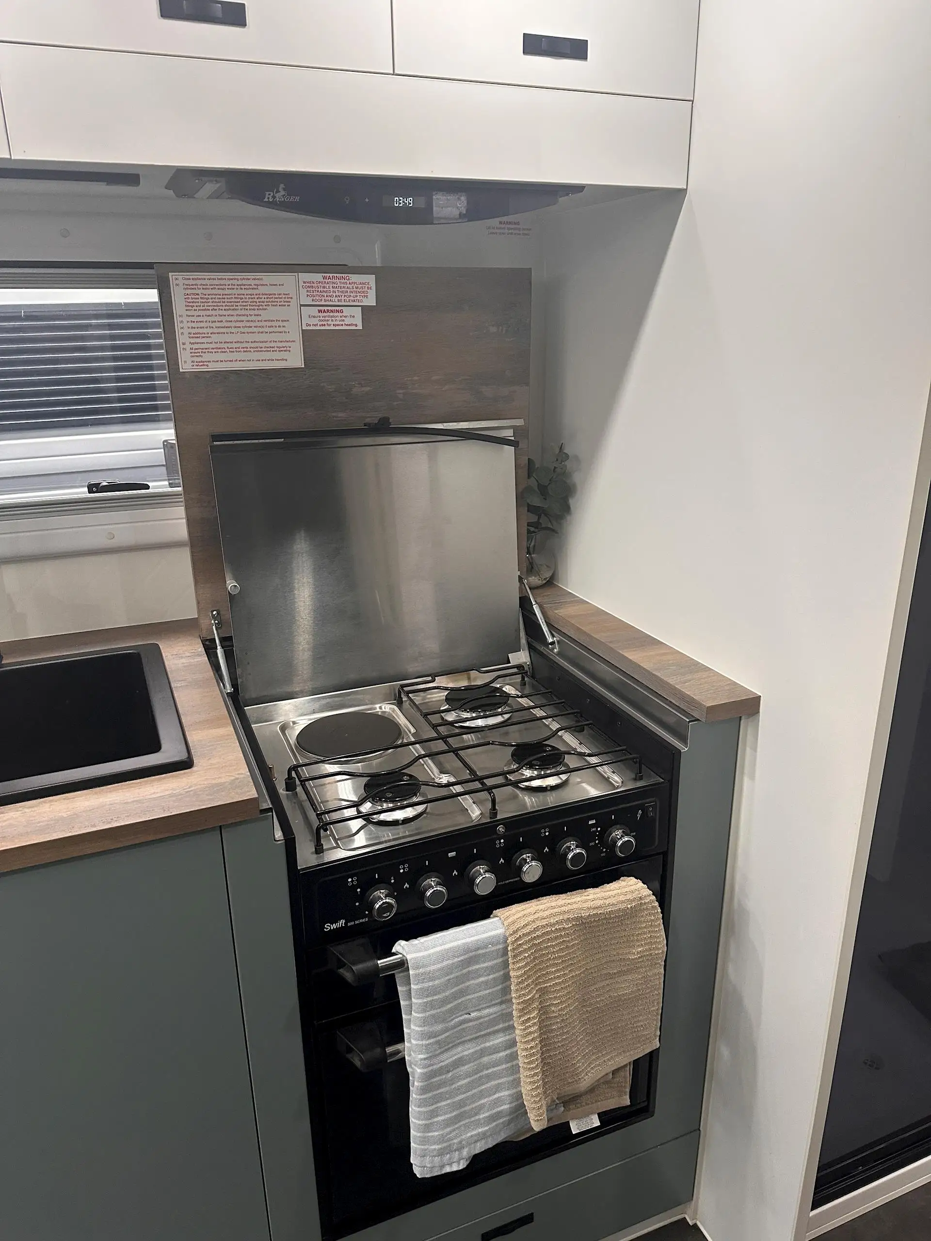 USED NETWORK RV 23'REAR CLUB