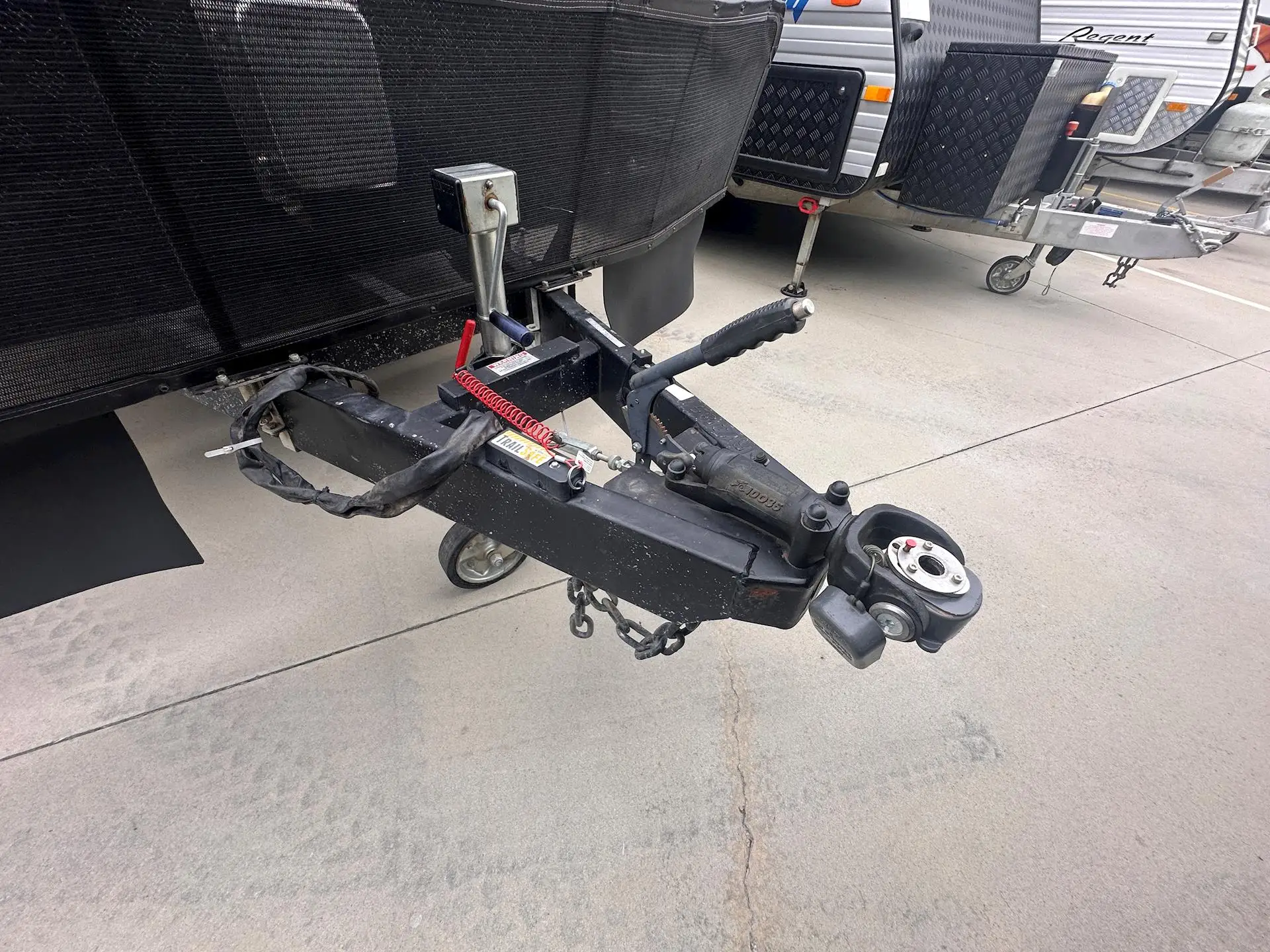 USED  NETWORK RV 23'REAR CLUB