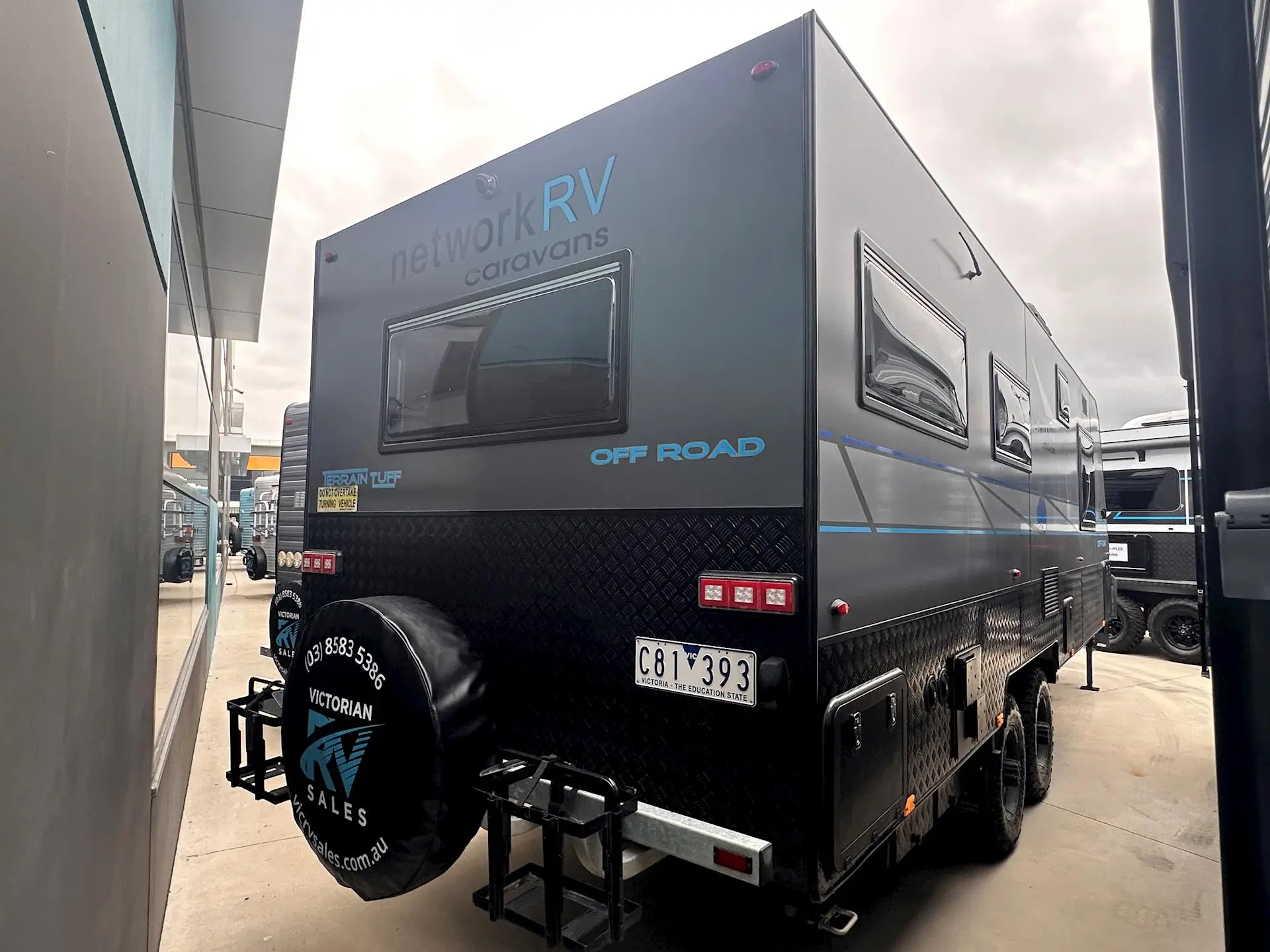 USED  NETWORK RV 23'REAR CLUB