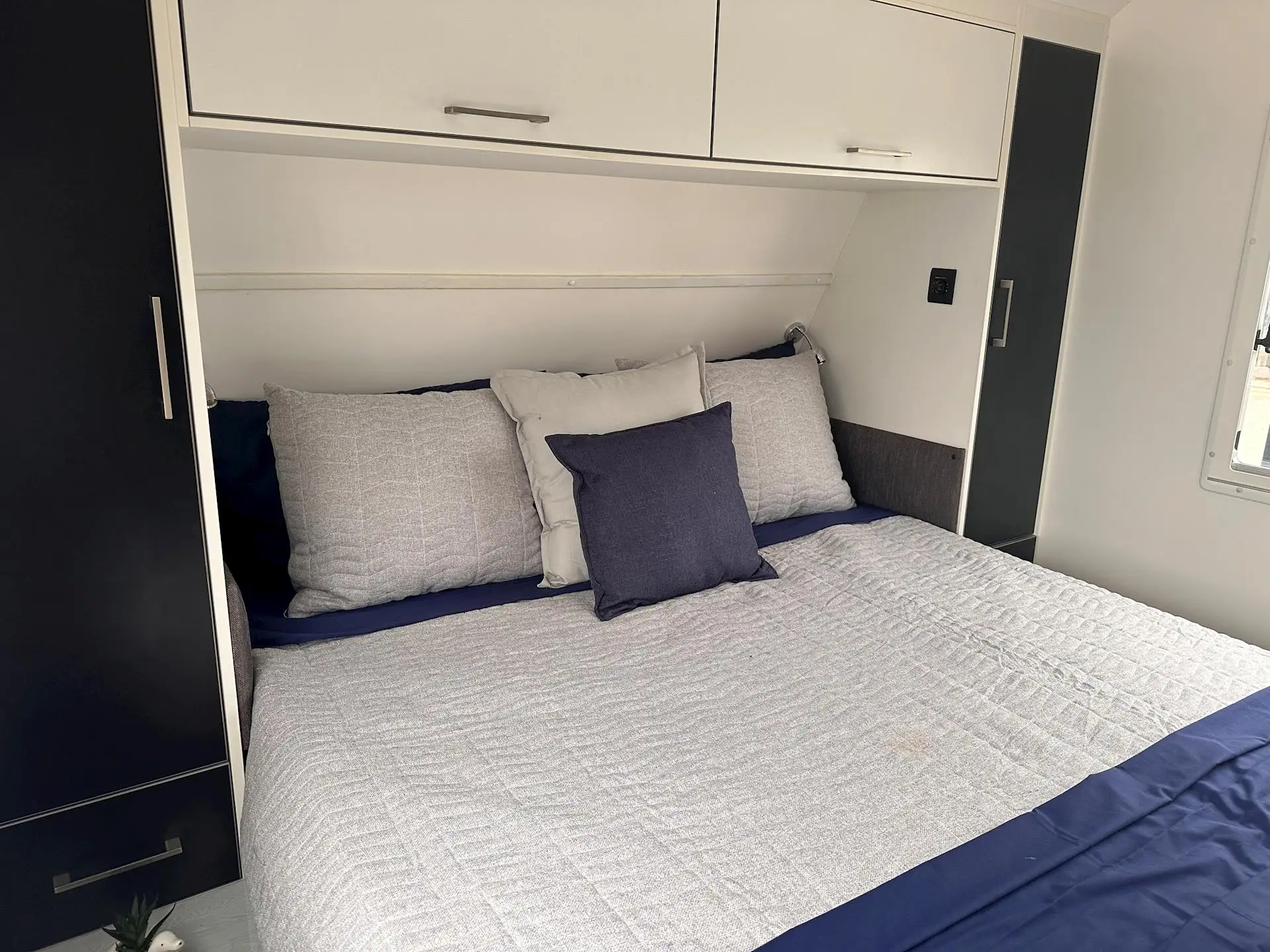 USED 2016 NEW AGE MANTA RAY MR19E