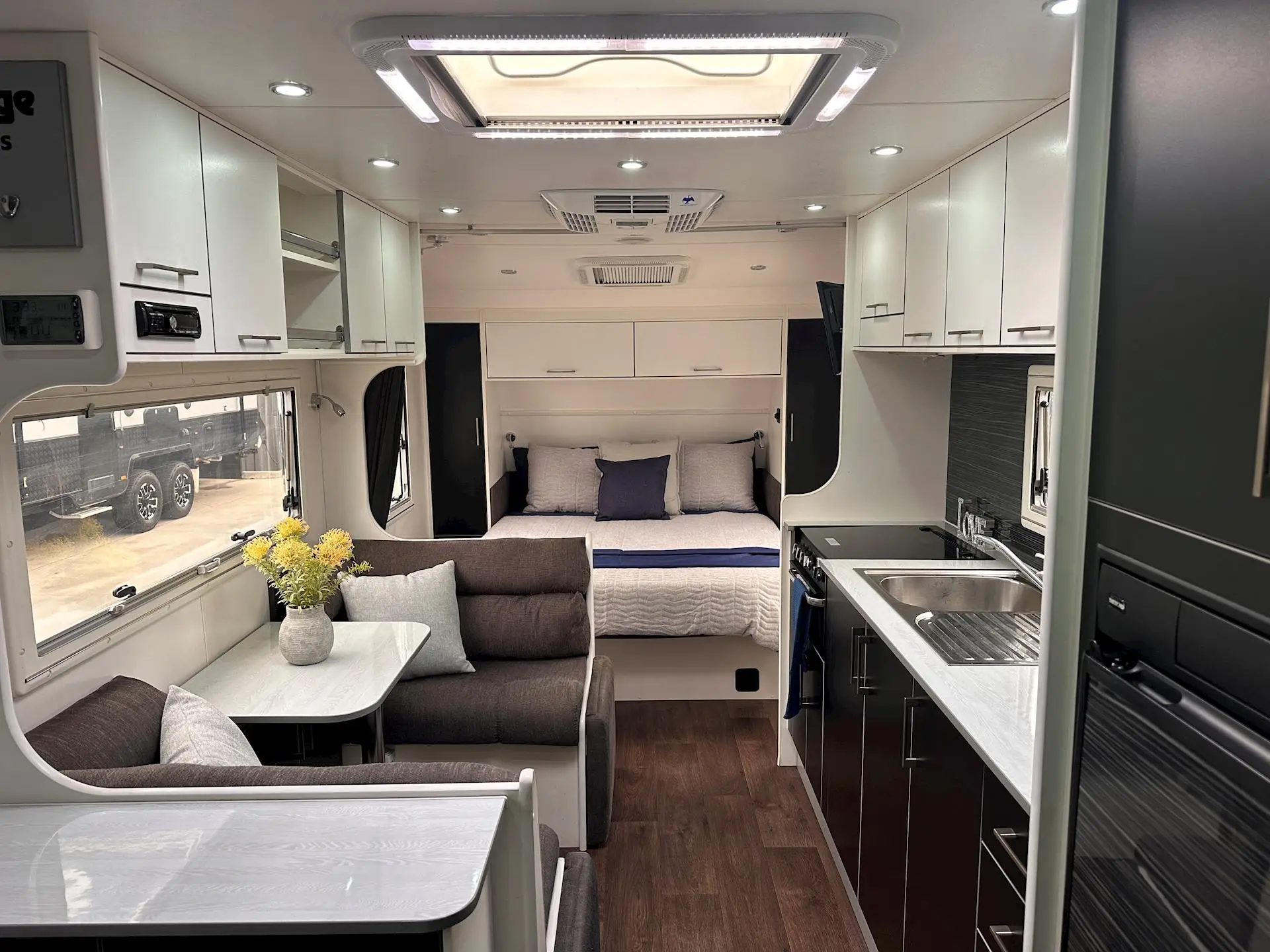 USED 2016 NEW AGE MANTA RAY MR19E
