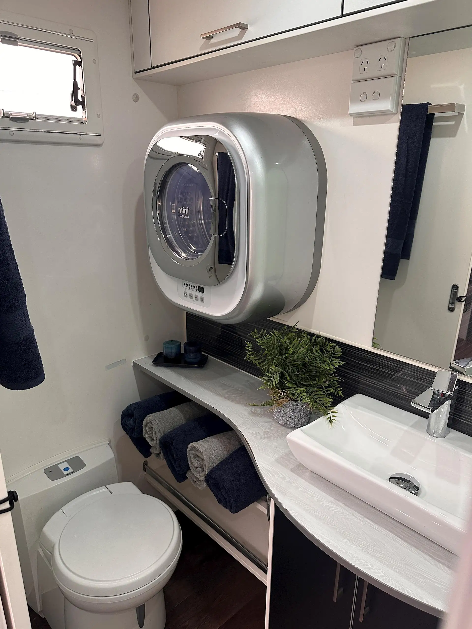 USED 2016 NEW AGE MANTA RAY MR19E
