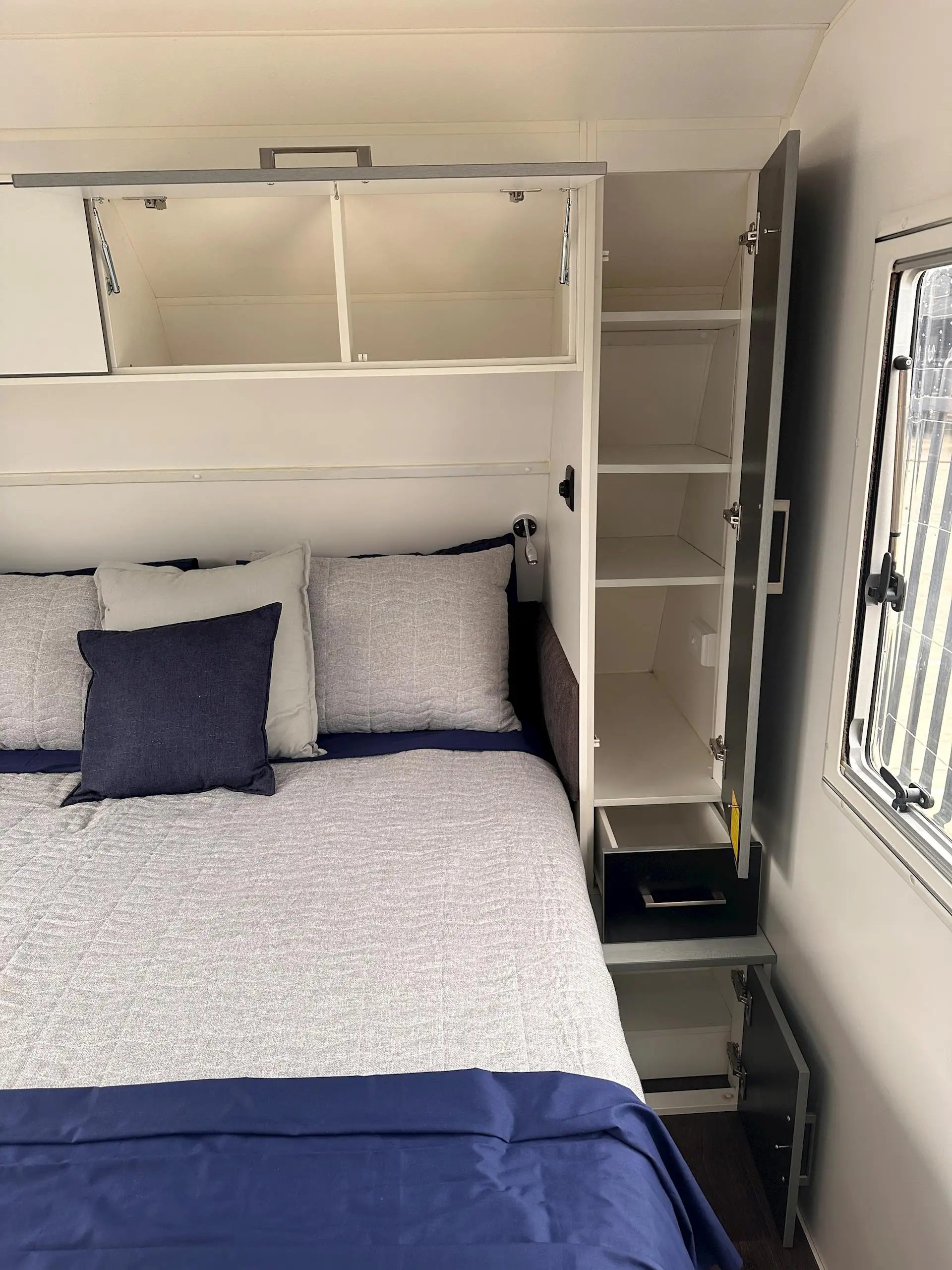 USED 2016 NEW AGE MANTA RAY MR19E