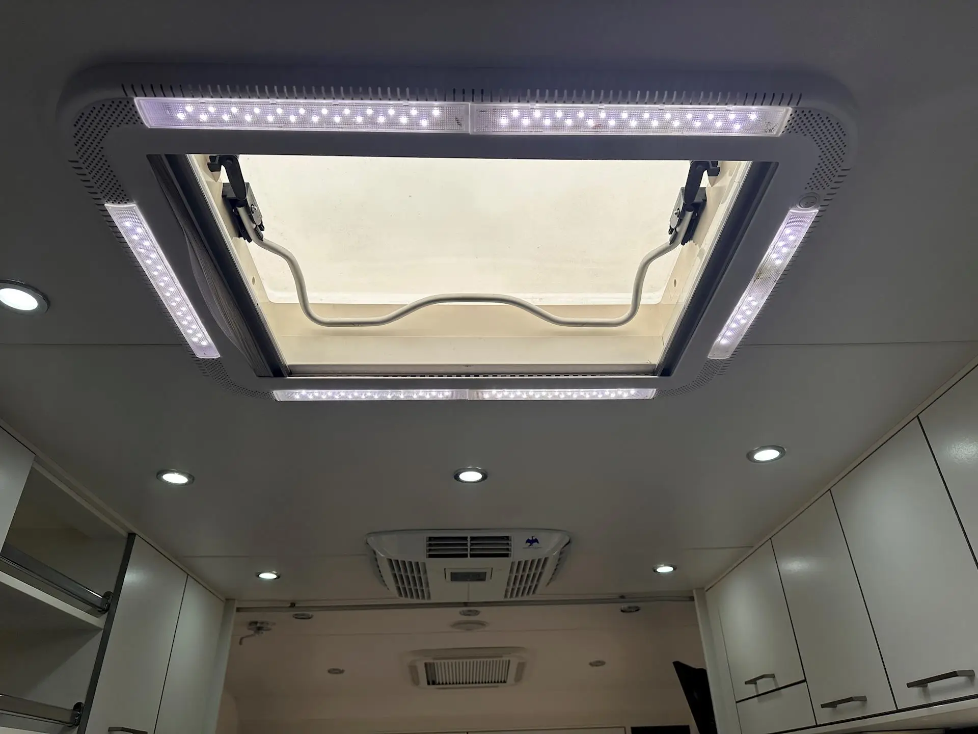 USED 2016 NEW AGE MANTA RAY MR19E