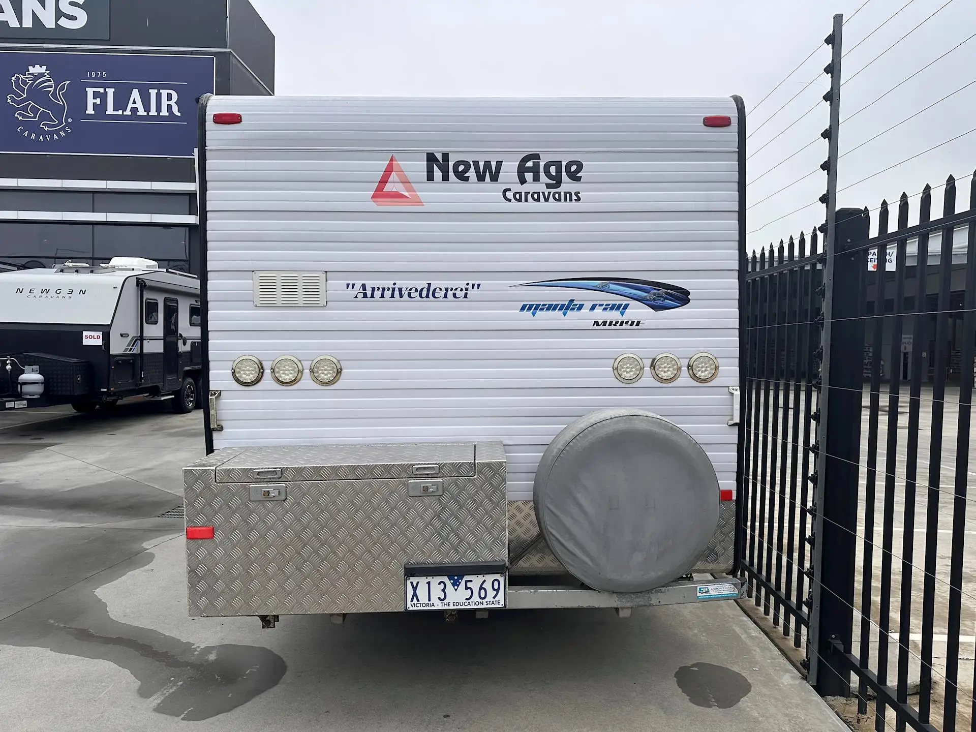 USED 2016 NEW AGE MANTA RAY MR19E
