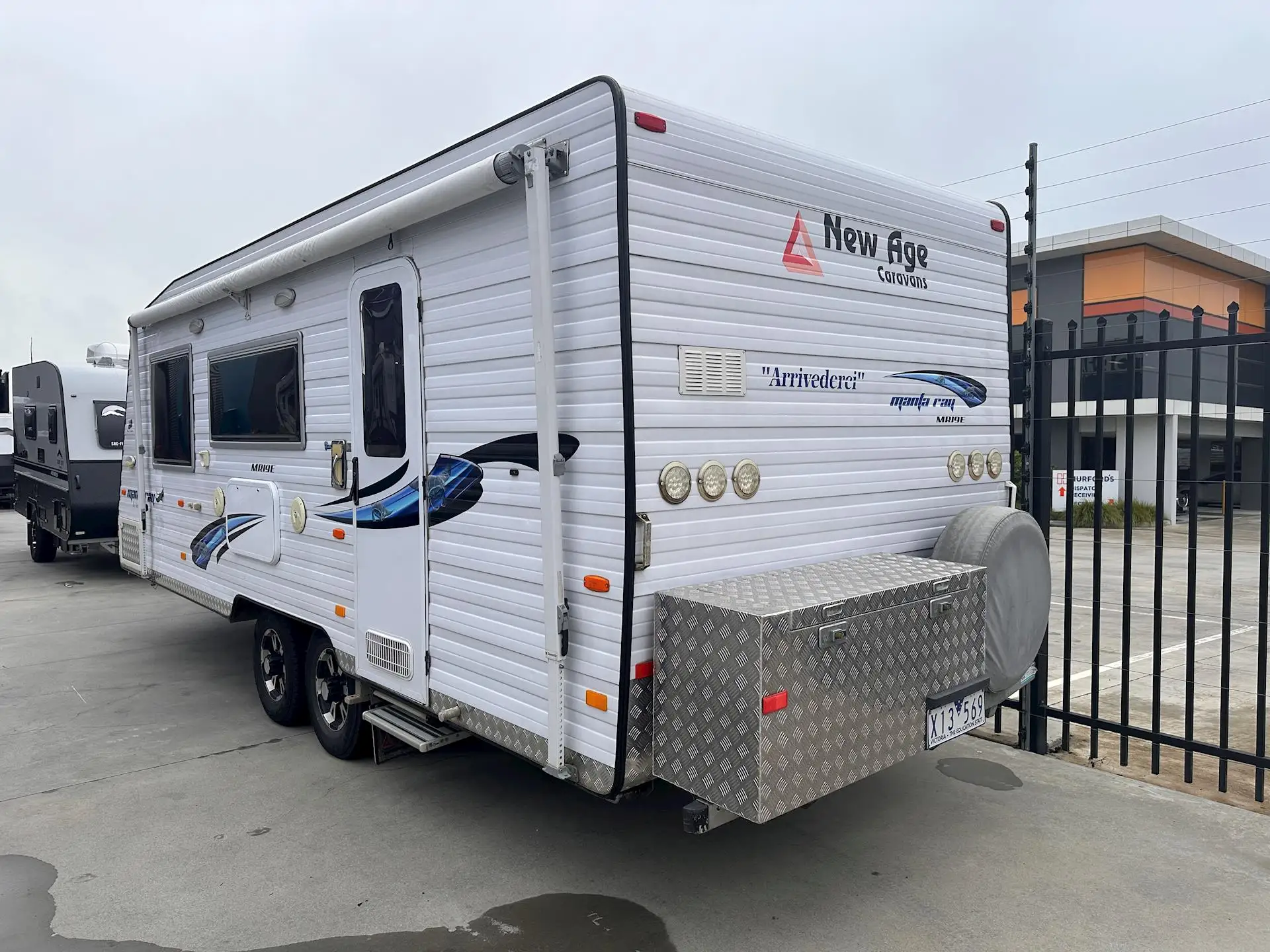 USED 2016 NEW AGE MANTA RAY MR19E