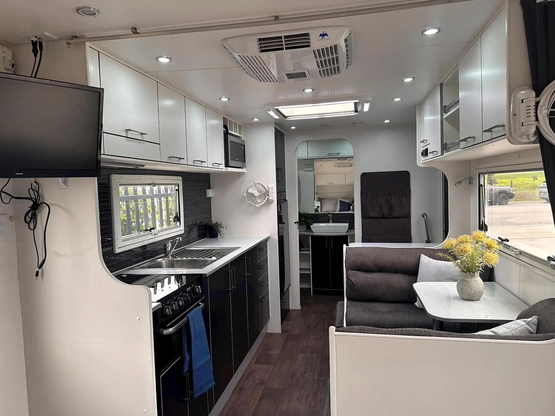 USED 2016 NEW AGE MANTA RAY MR19E