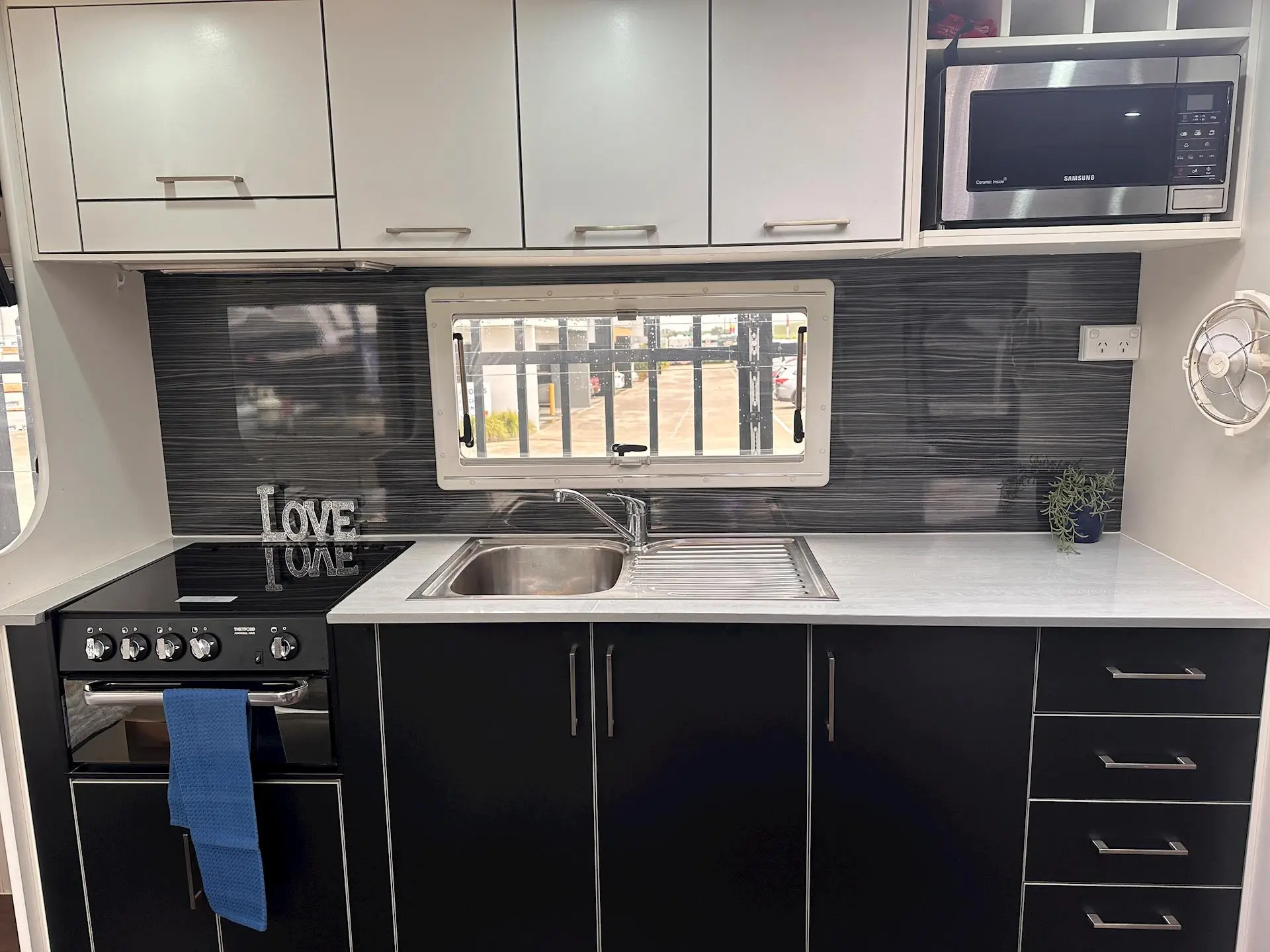 USED 2016 NEW AGE MANTA RAY MR19E