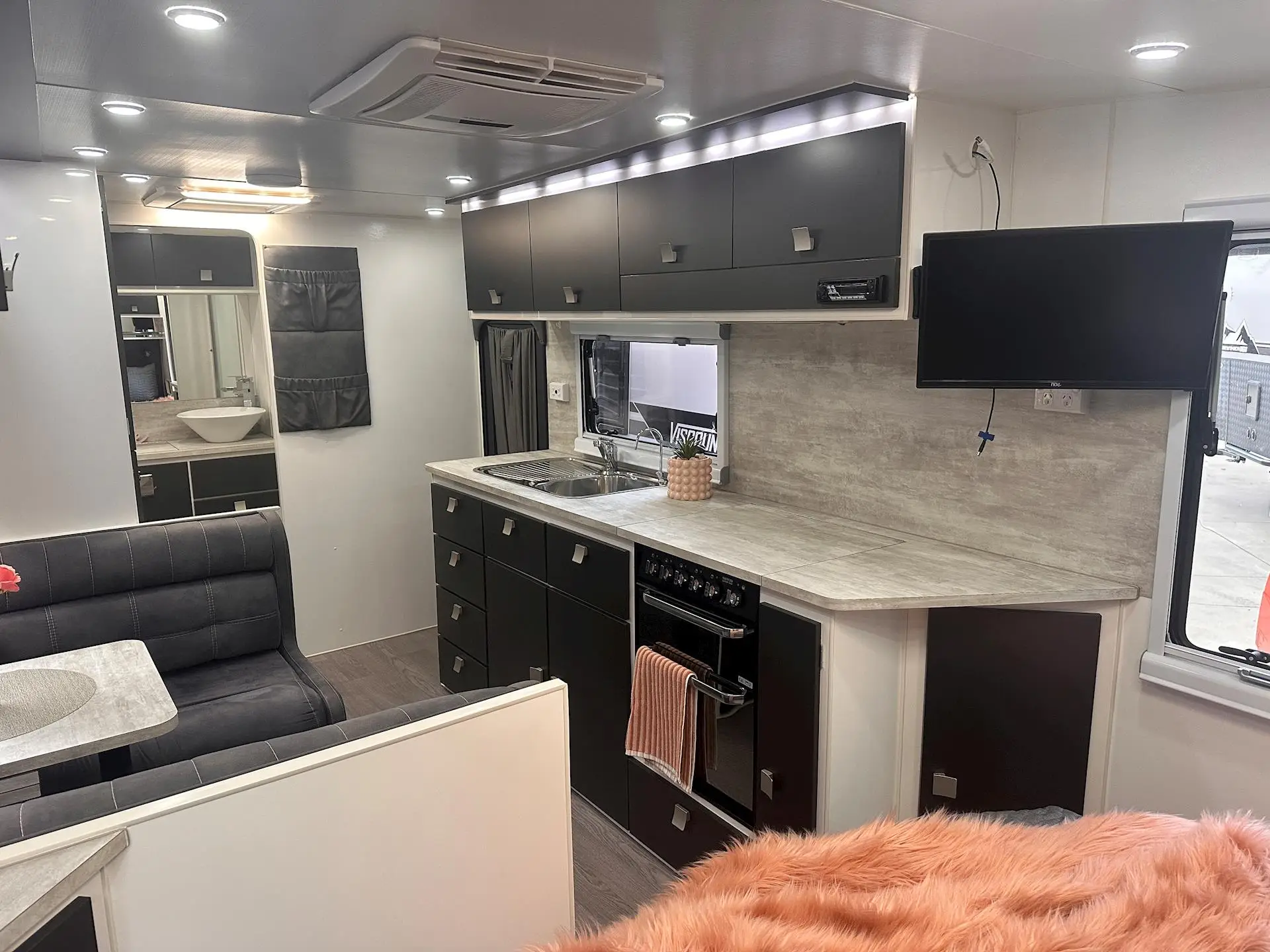 USED 2020 ESSENTIAL CARAVANS GRANT CRUISER V6
