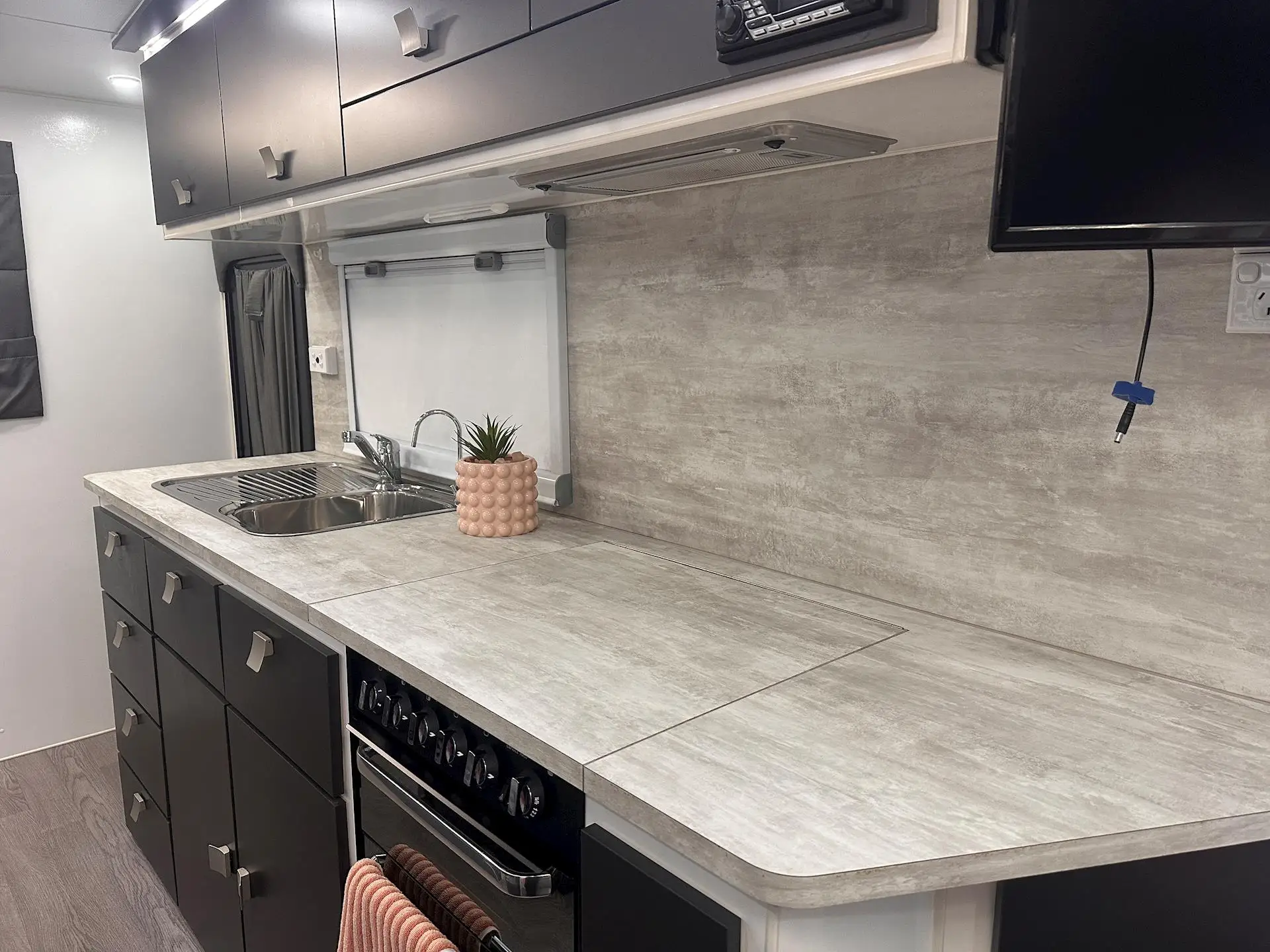 USED 2020 ESSENTIAL CARAVANS GRANT CRUISER V6