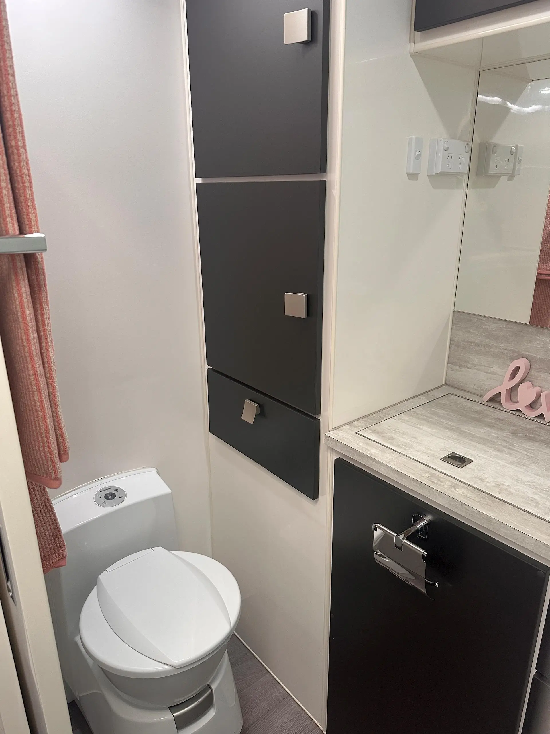 USED 2020 ESSENTIAL CARAVANS GRANT CRUISER V6
