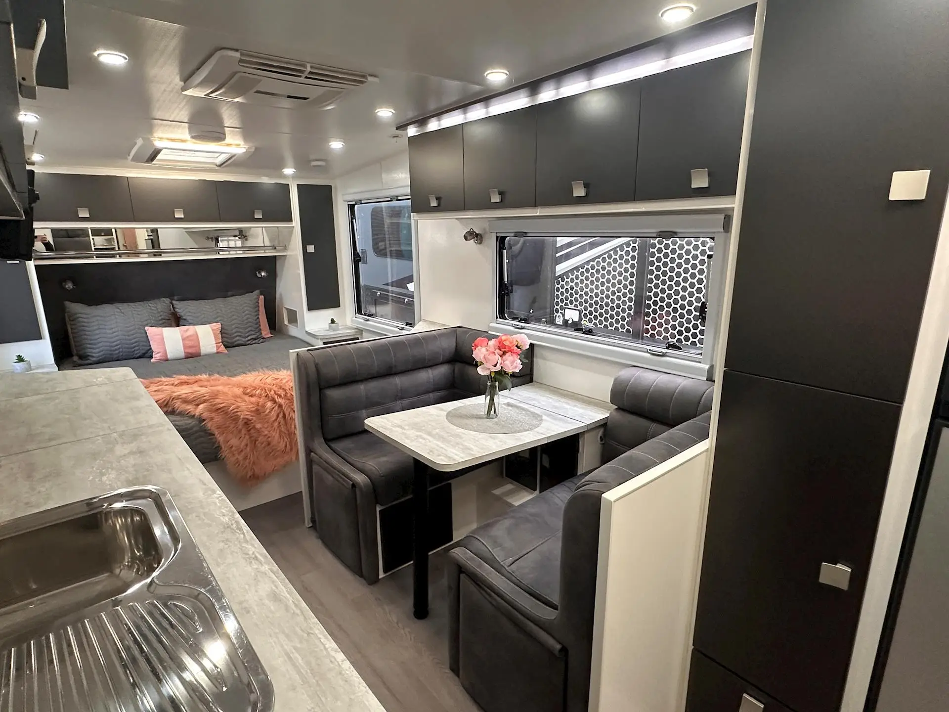 USED 2020 ESSENTIAL CARAVANS GRANT CRUISER V6