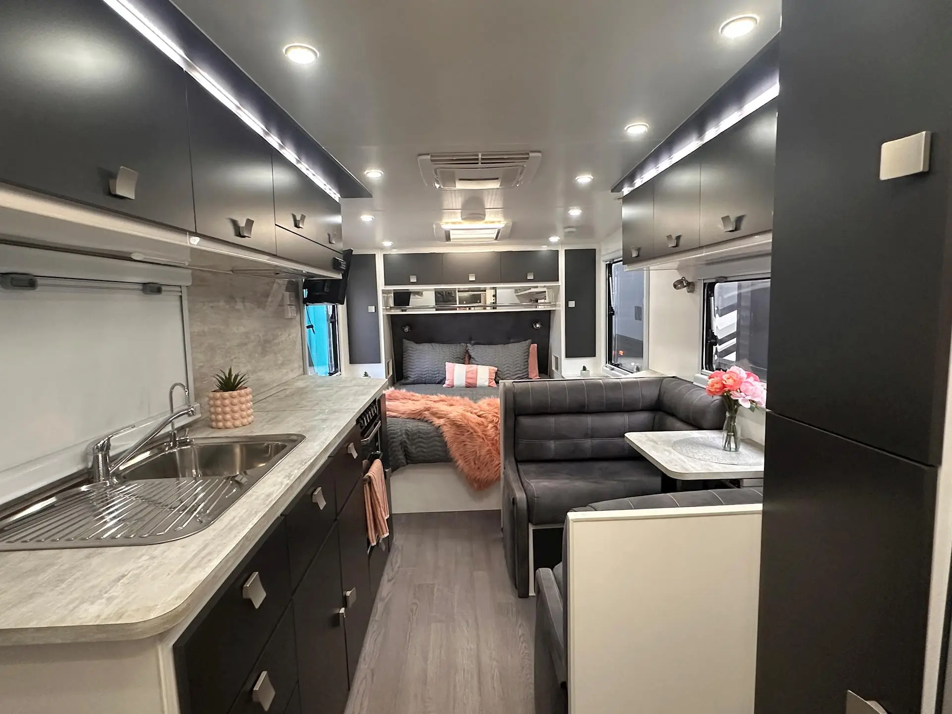 USED 2020 ESSENTIAL CARAVANS GRANT CRUISER V6