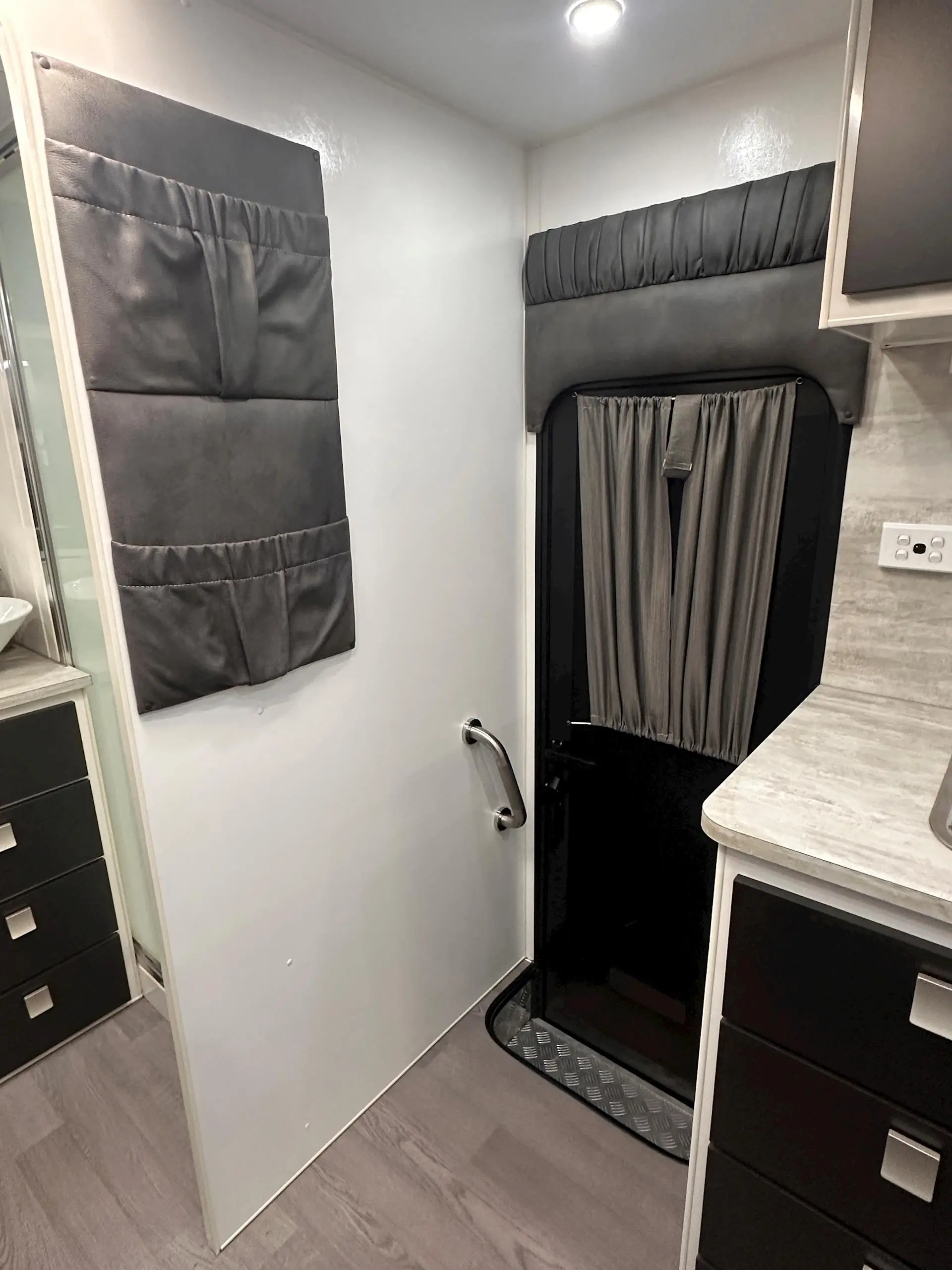 USED 2020 ESSENTIAL CARAVANS GRANT CRUISER V6