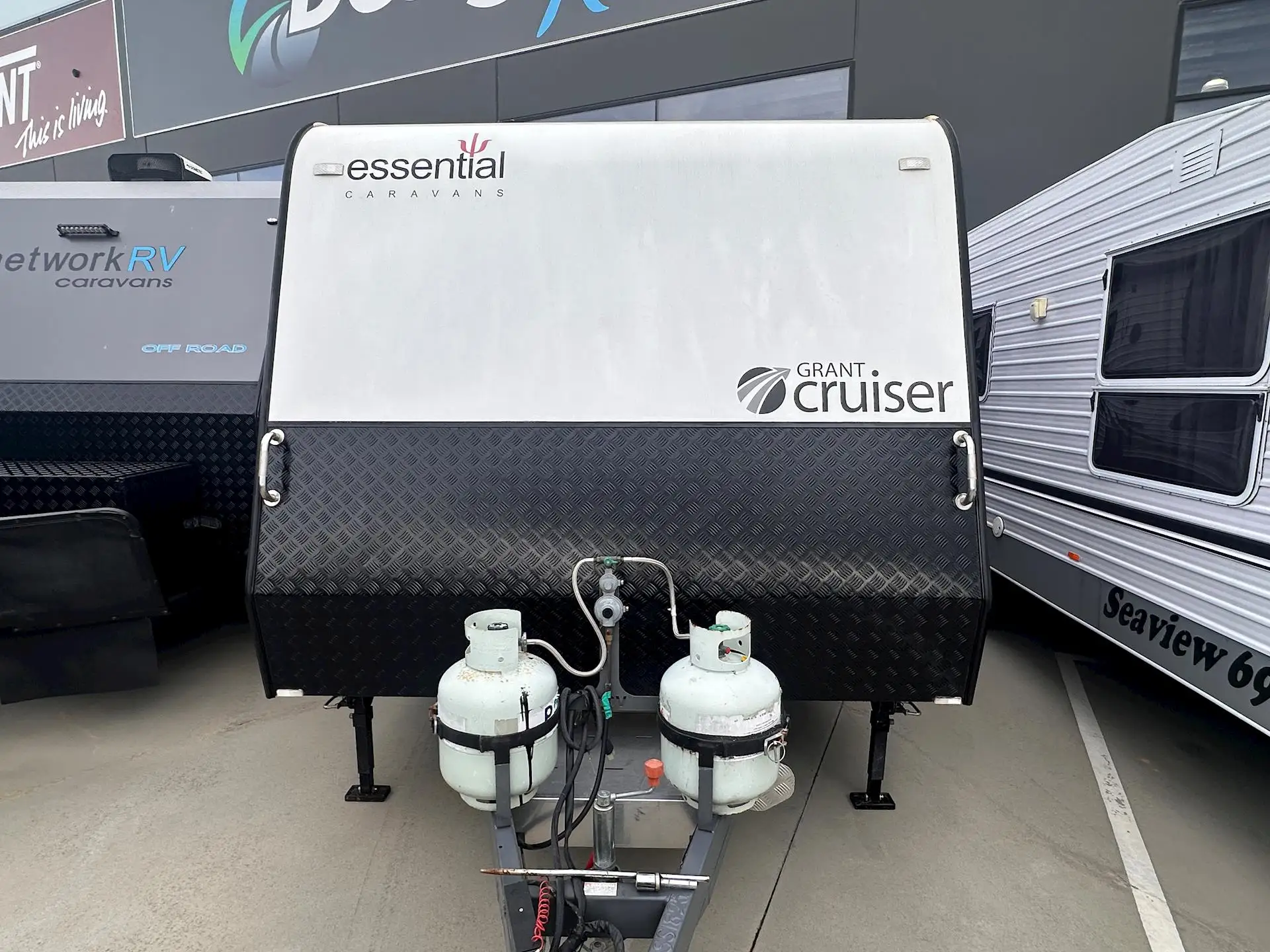 USED 2020 ESSENTIAL CARAVANS GRANT CRUISER V6