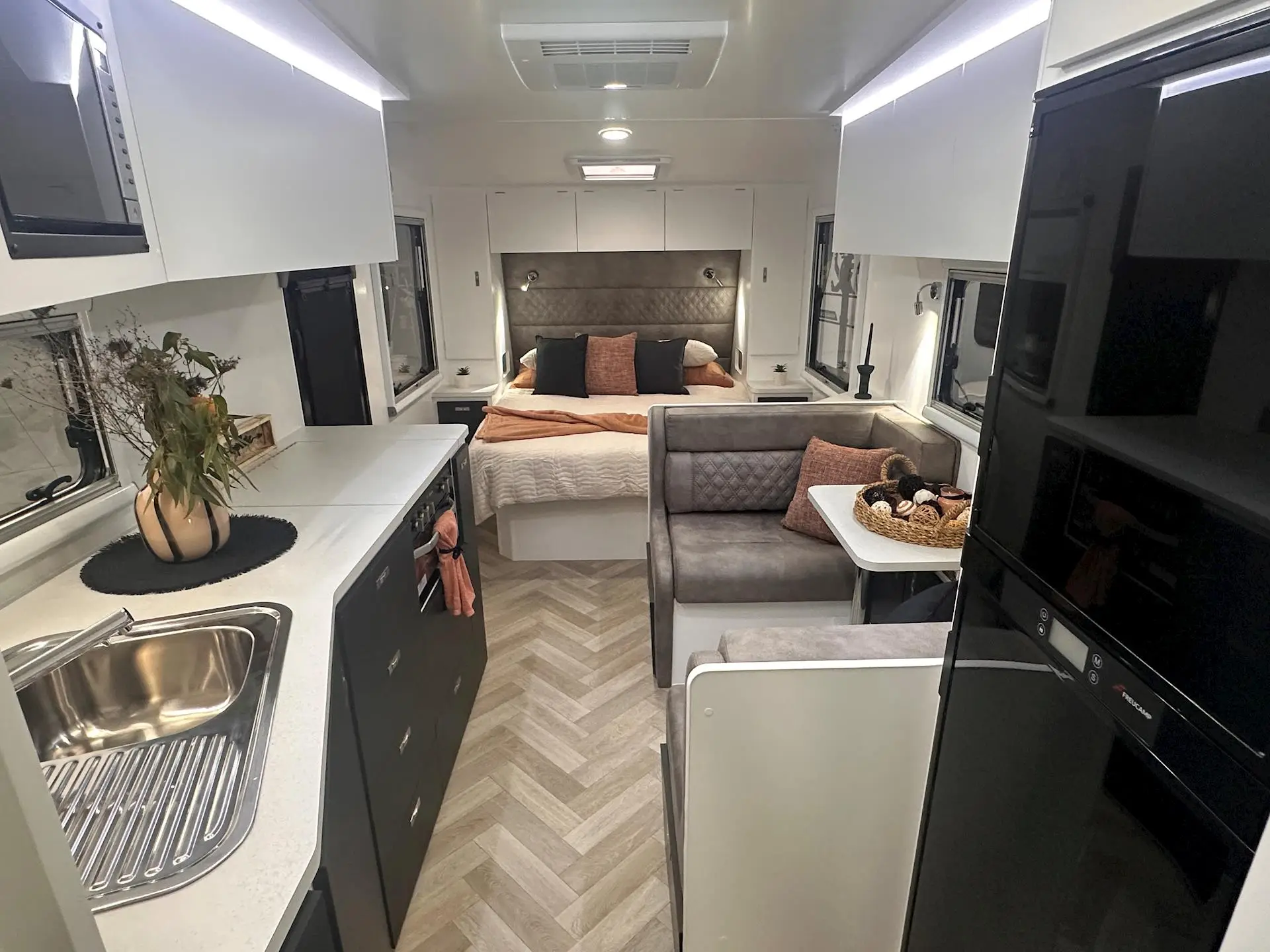 NEW 2026 DESIGN RV GETAWAY 218M