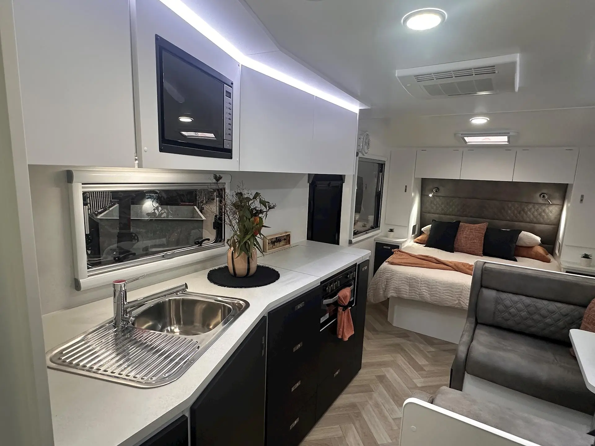NEW 2026 DESIGN RV GETAWAY 218M