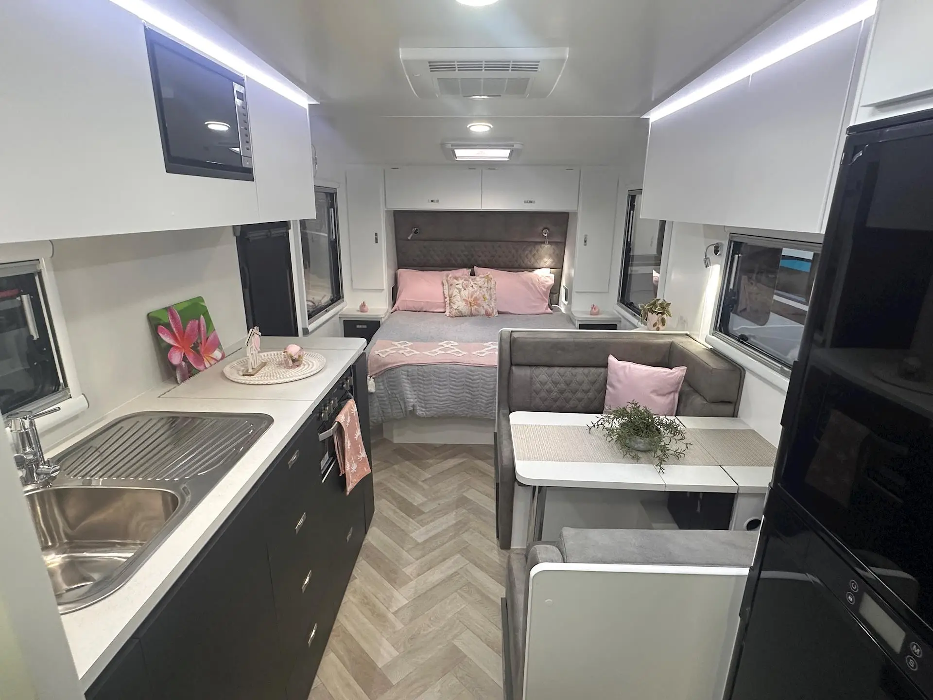 NEW 2026 DESIGN RV GETAWAY 200M