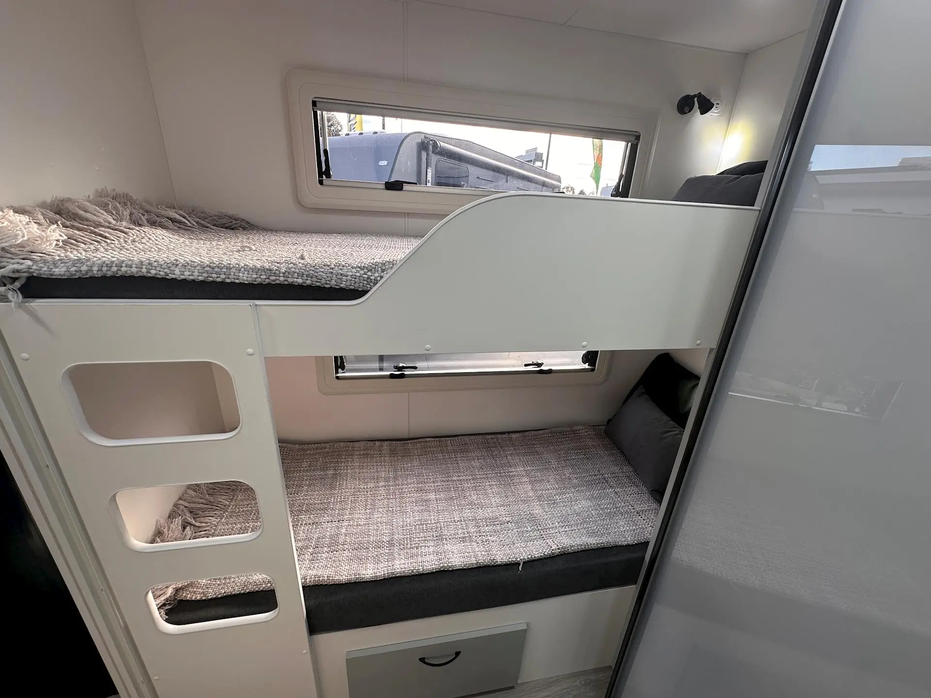 NEW 2026 VISCOUNT V2 BUNK
