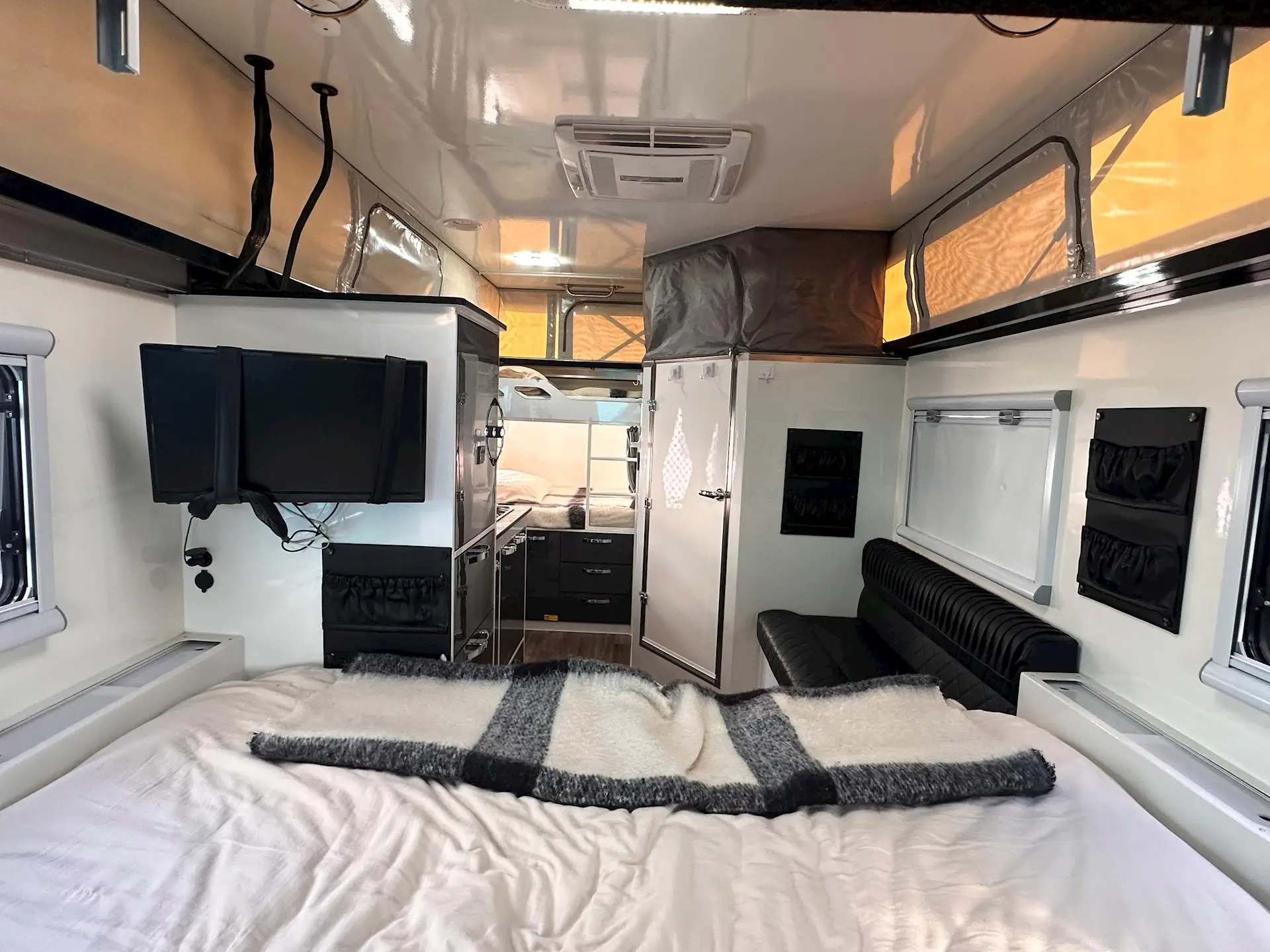 USED 2022 AUSTRACK Tanami 15B