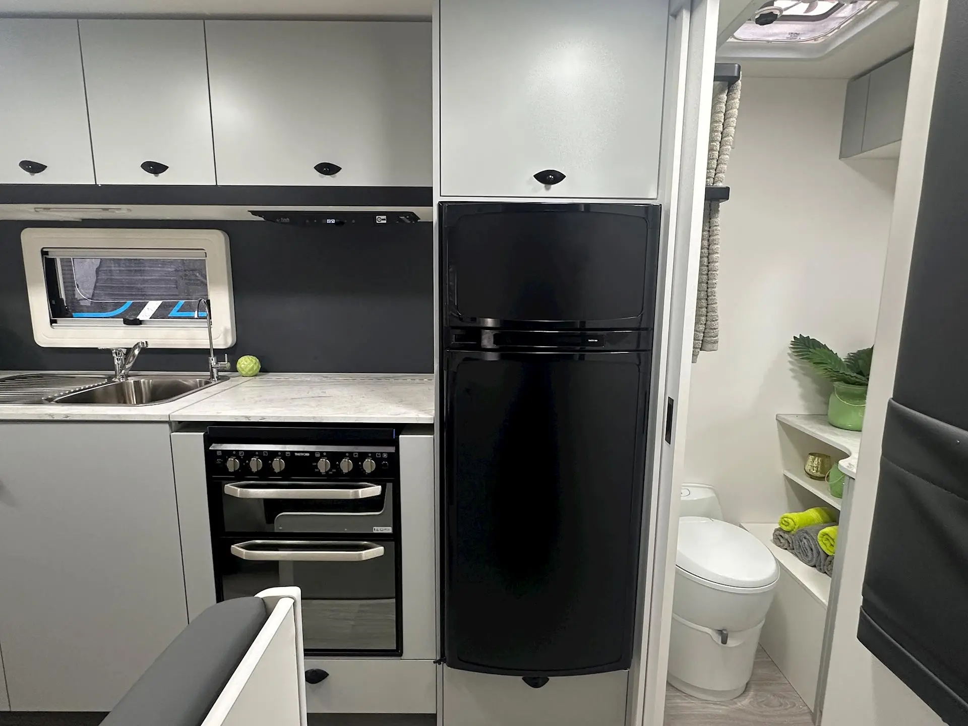 NEW 2026 VISCOUNT V2 CAFE
