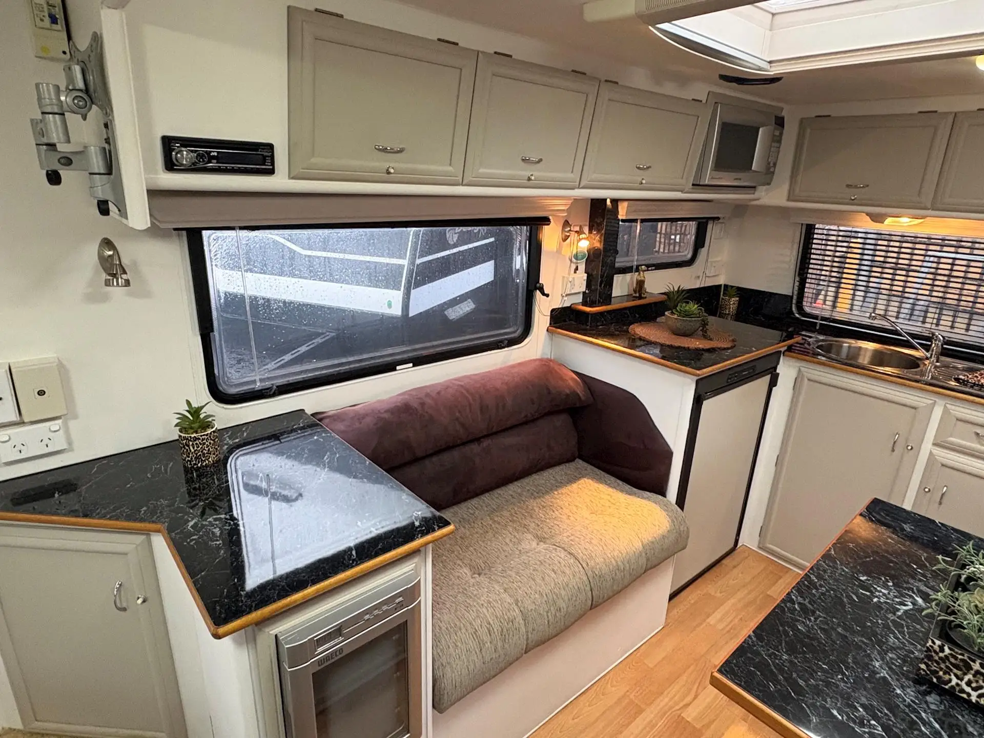 USED 2007 PARAMOUNT CLASSIC