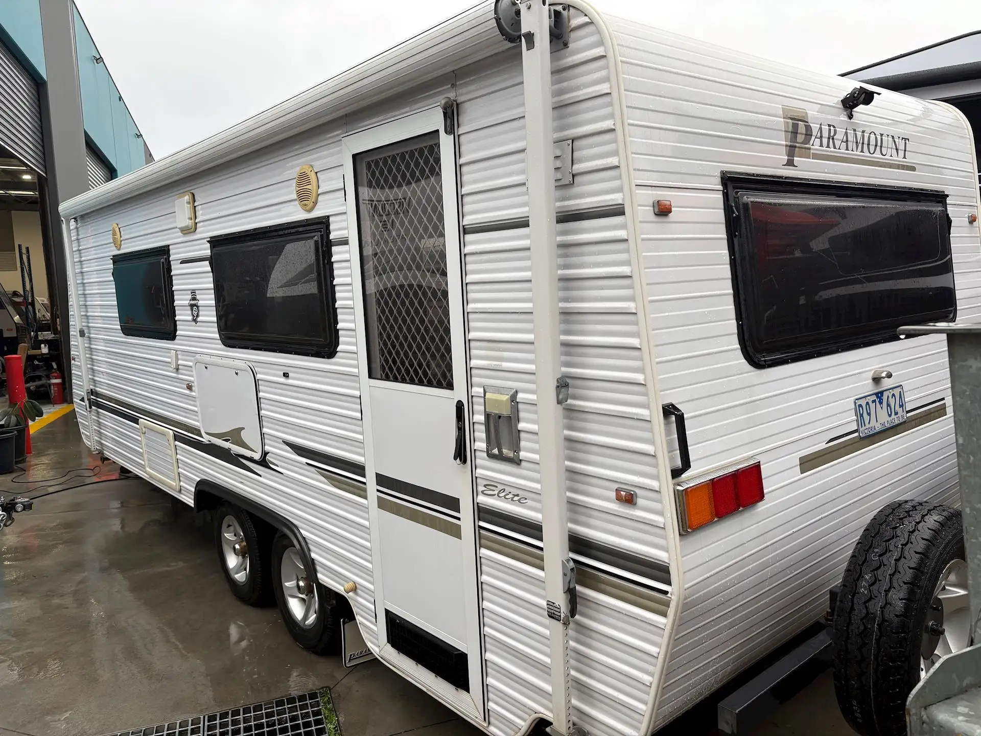USED 2007 PARAMOUNT CLASSIC