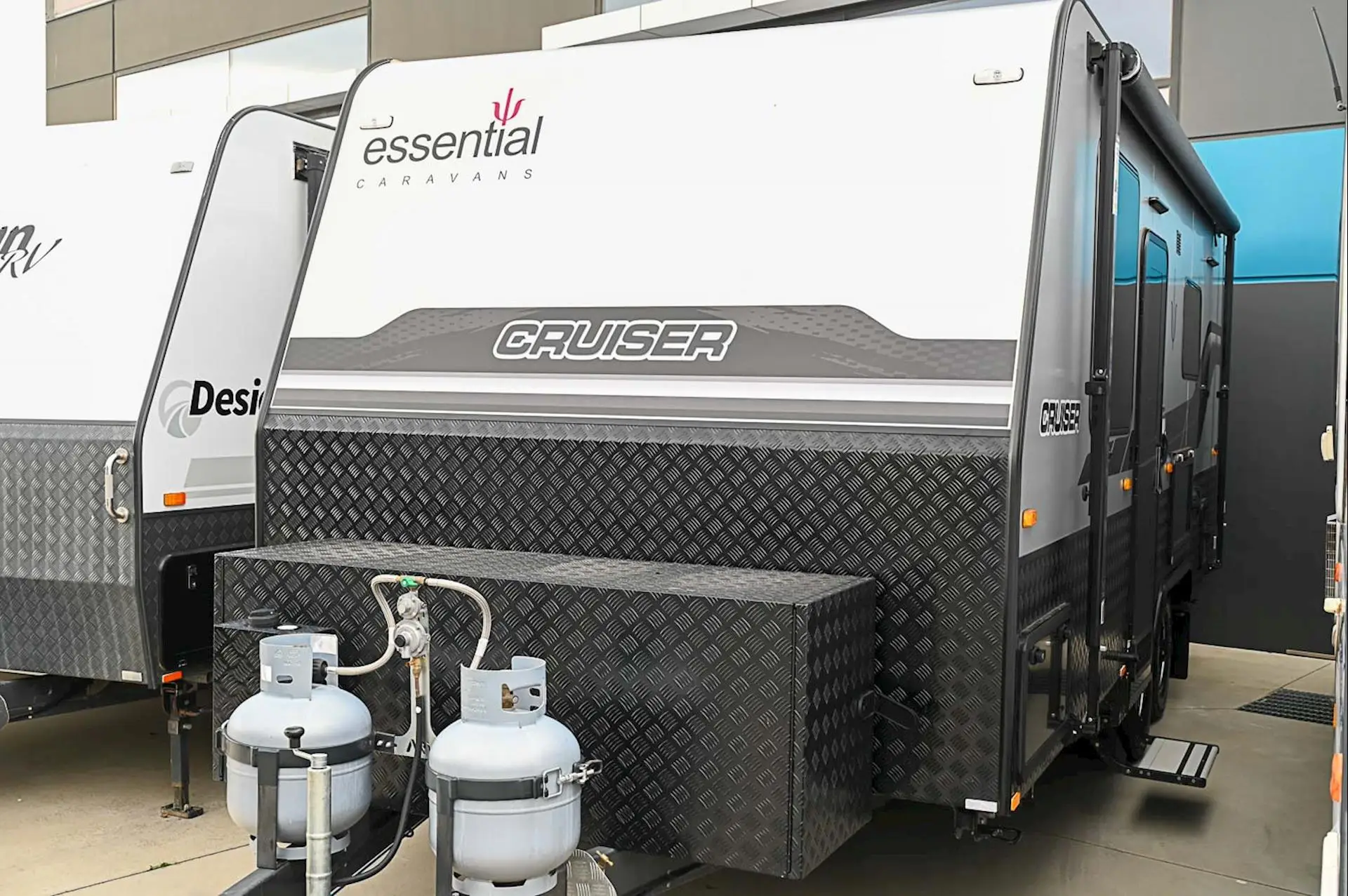 Used 2025 Essential Cruiser 19'
