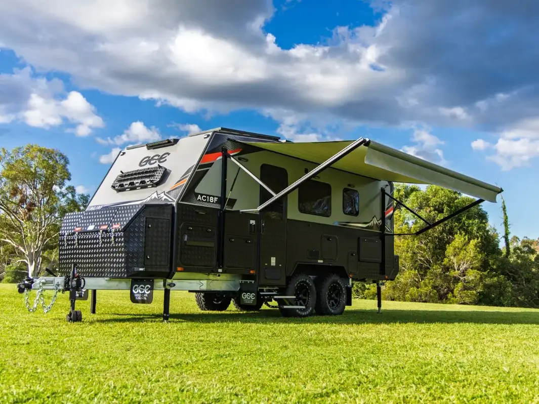 AC18F (18ft Family Van)