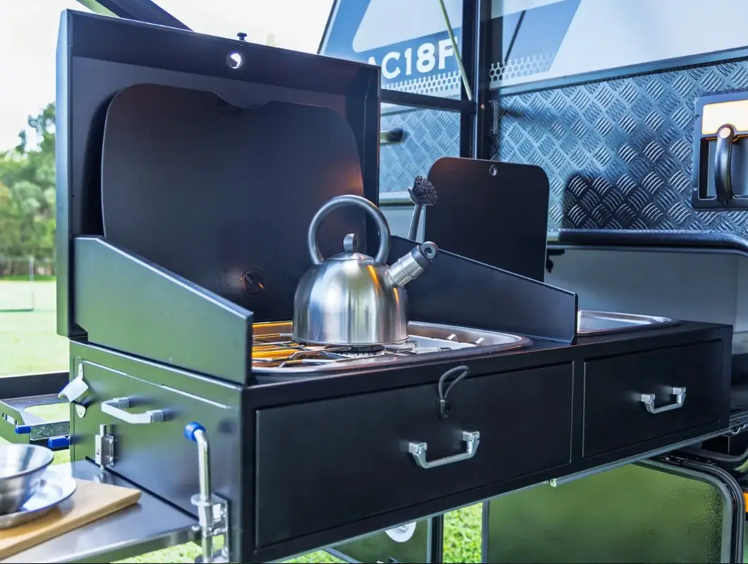 AC18F (18ft Family Van)