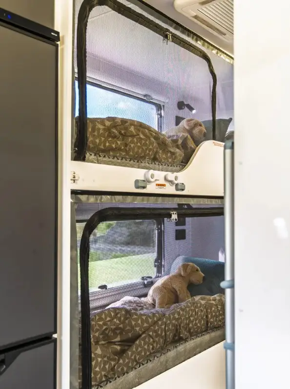 AC18F (18ft Family Van)