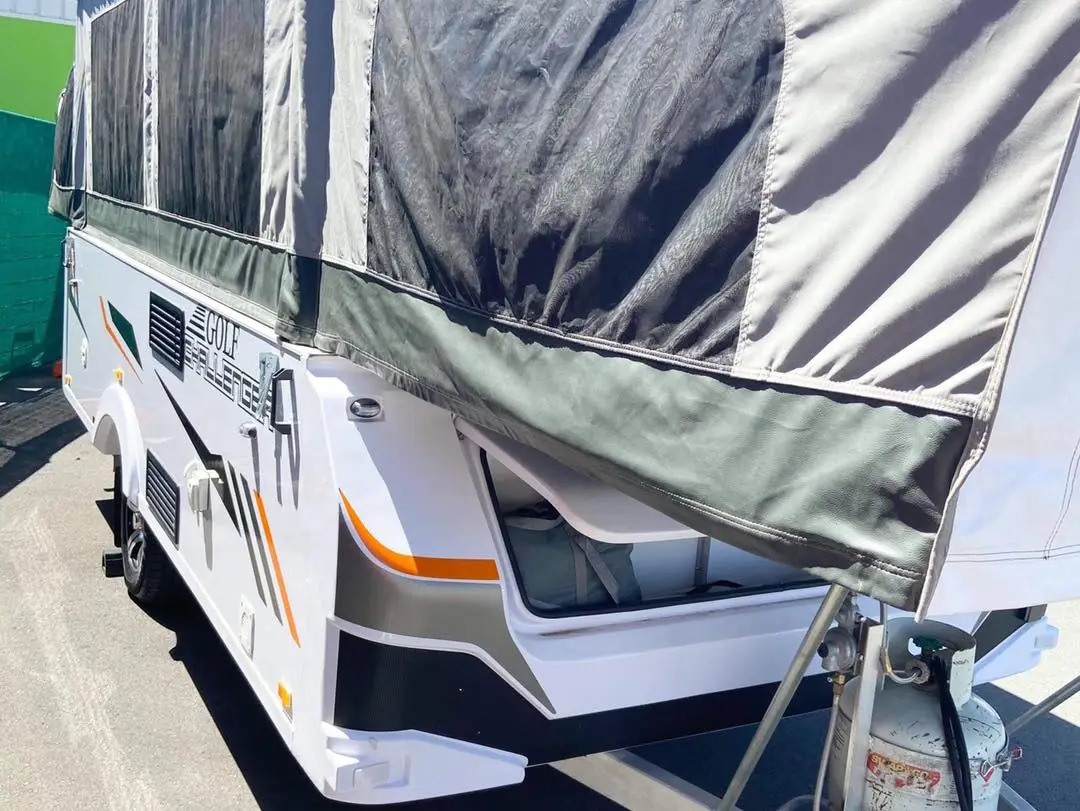 Golf challenger Camper