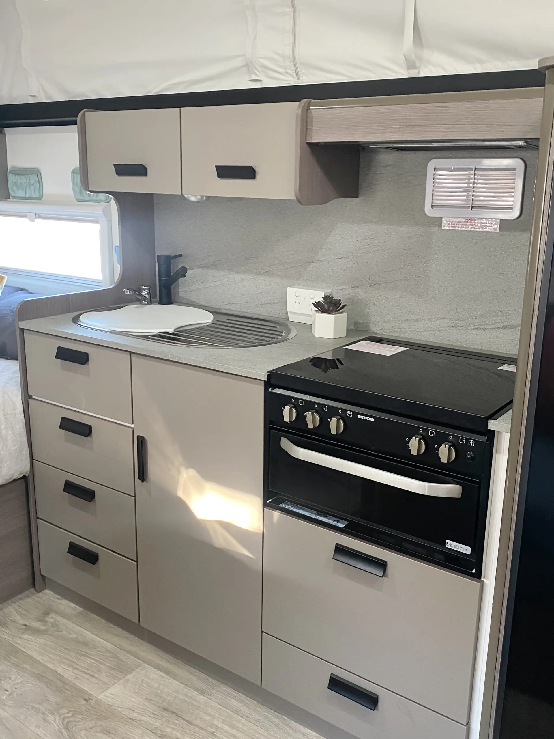 Caravan Image