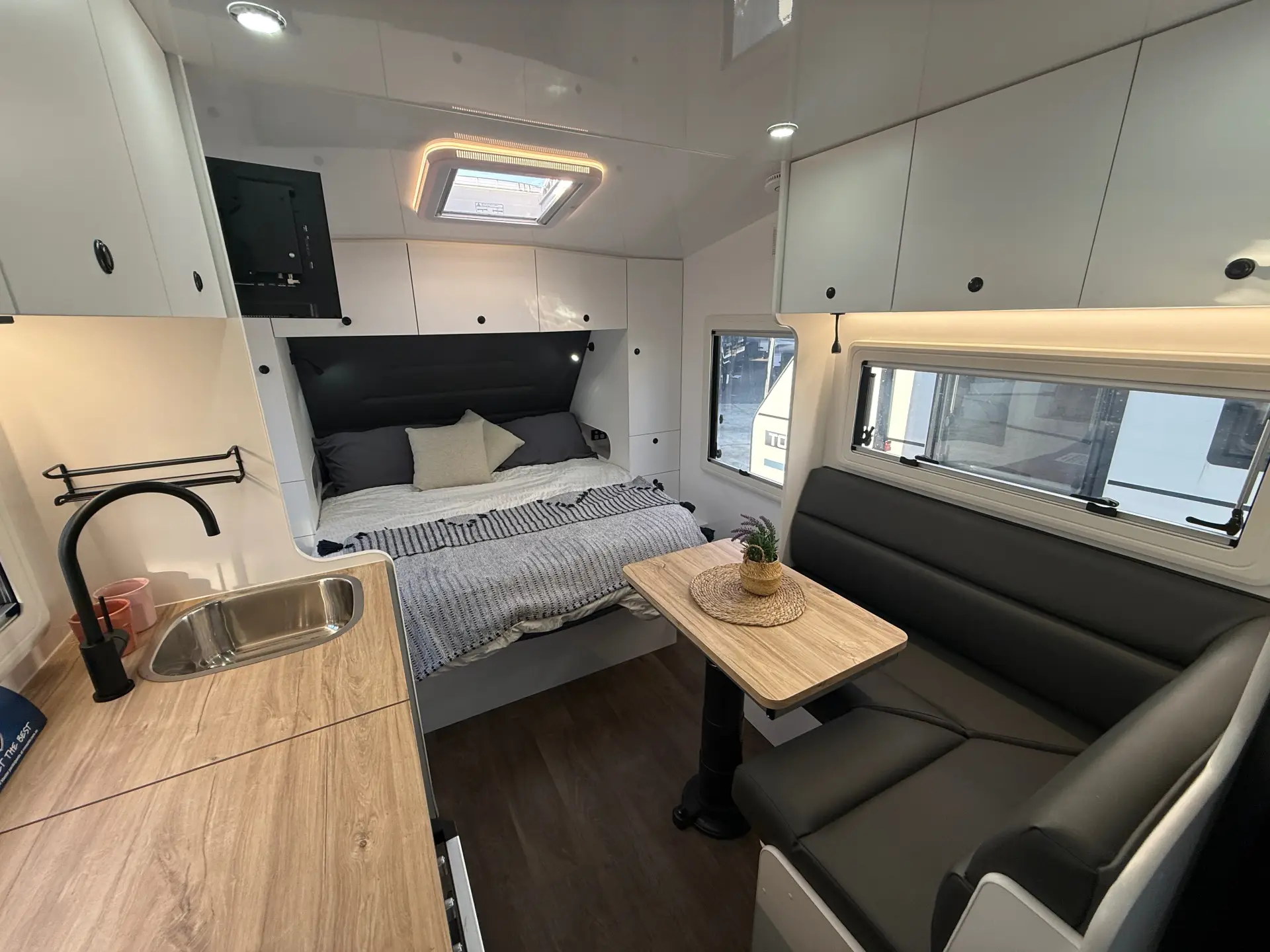 15 Series Tourline Caravan