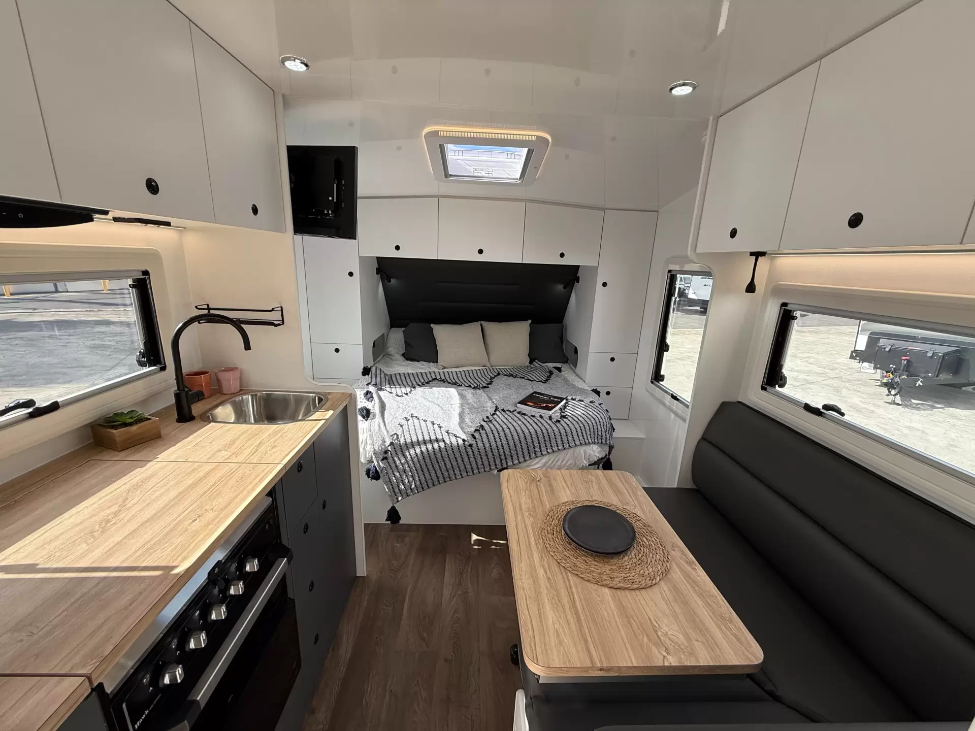 15 Series Tourline Caravan