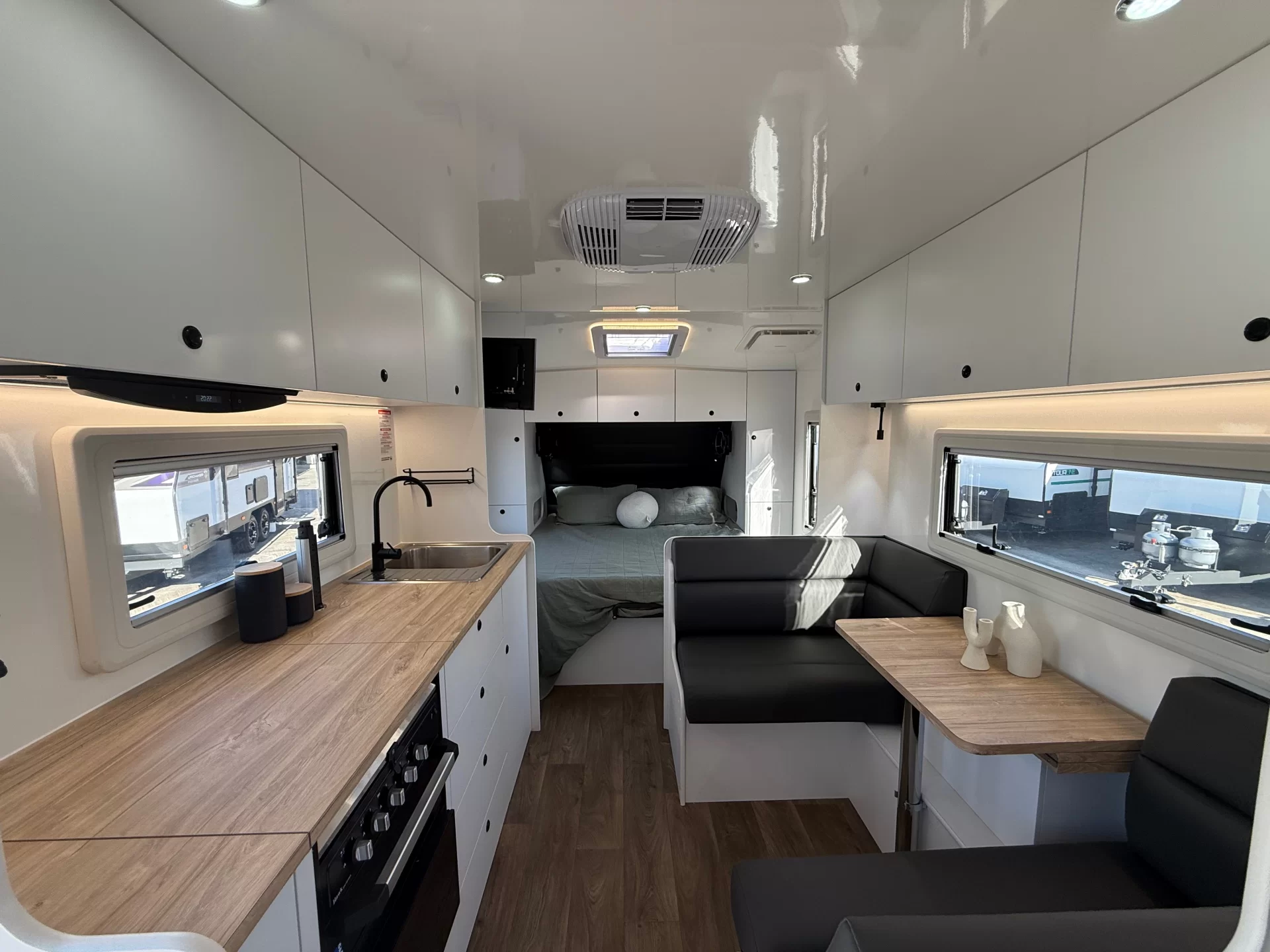 19 Series SuperX Caravan